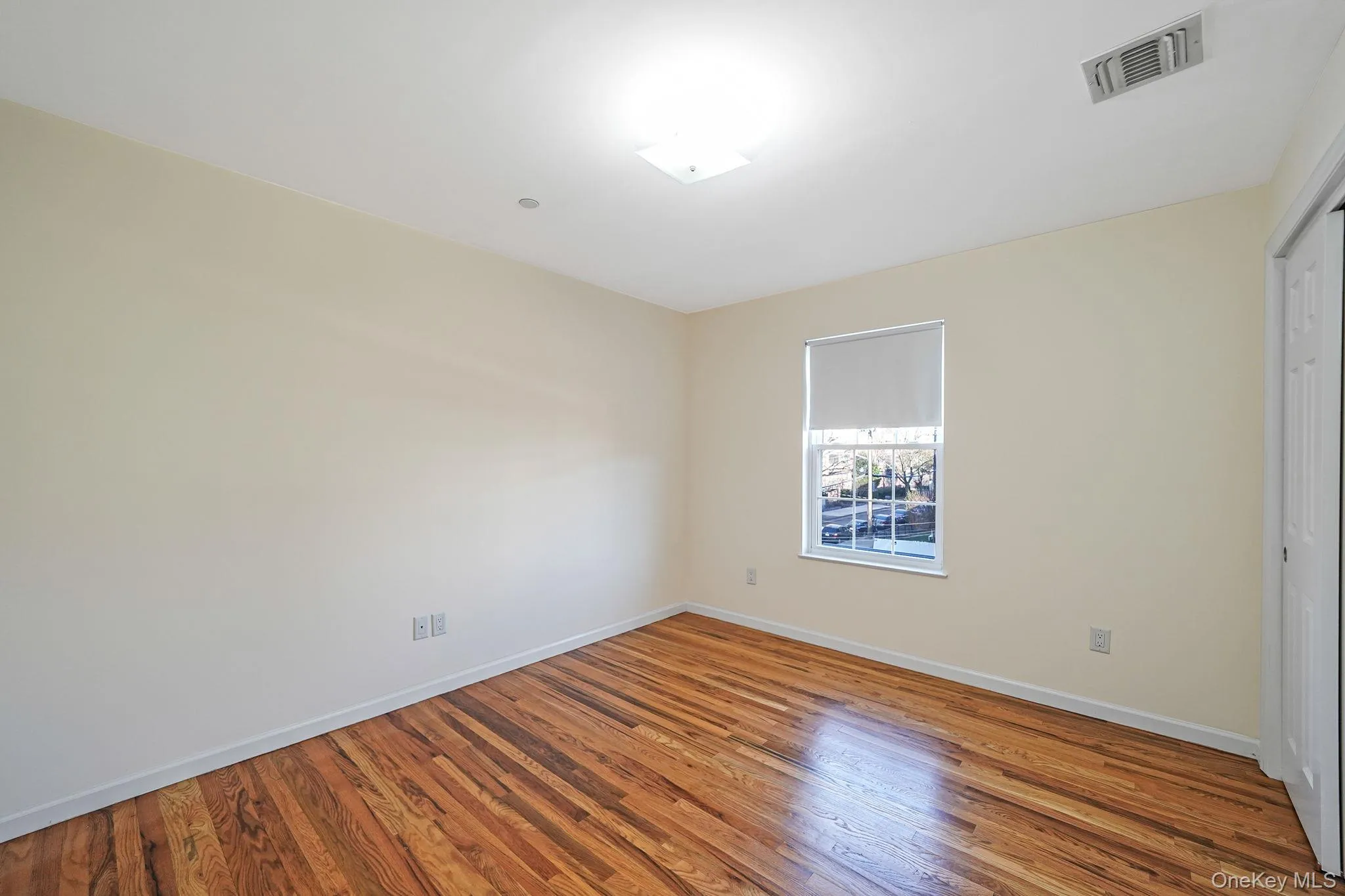 123 Clinton, North Hempstead, NY, 3 Bedrooms Bedrooms, 10 Rooms Rooms,2 BathroomsBathrooms,Residential Lease,For Rent,Clinton,0,1033684 123 Clinton, North Hempstead, NY, 3 Bedrooms Bedrooms, 10 Rooms Rooms,2 BathroomsBathrooms,Residential Lease,For Rent,Clinton,0,1033684