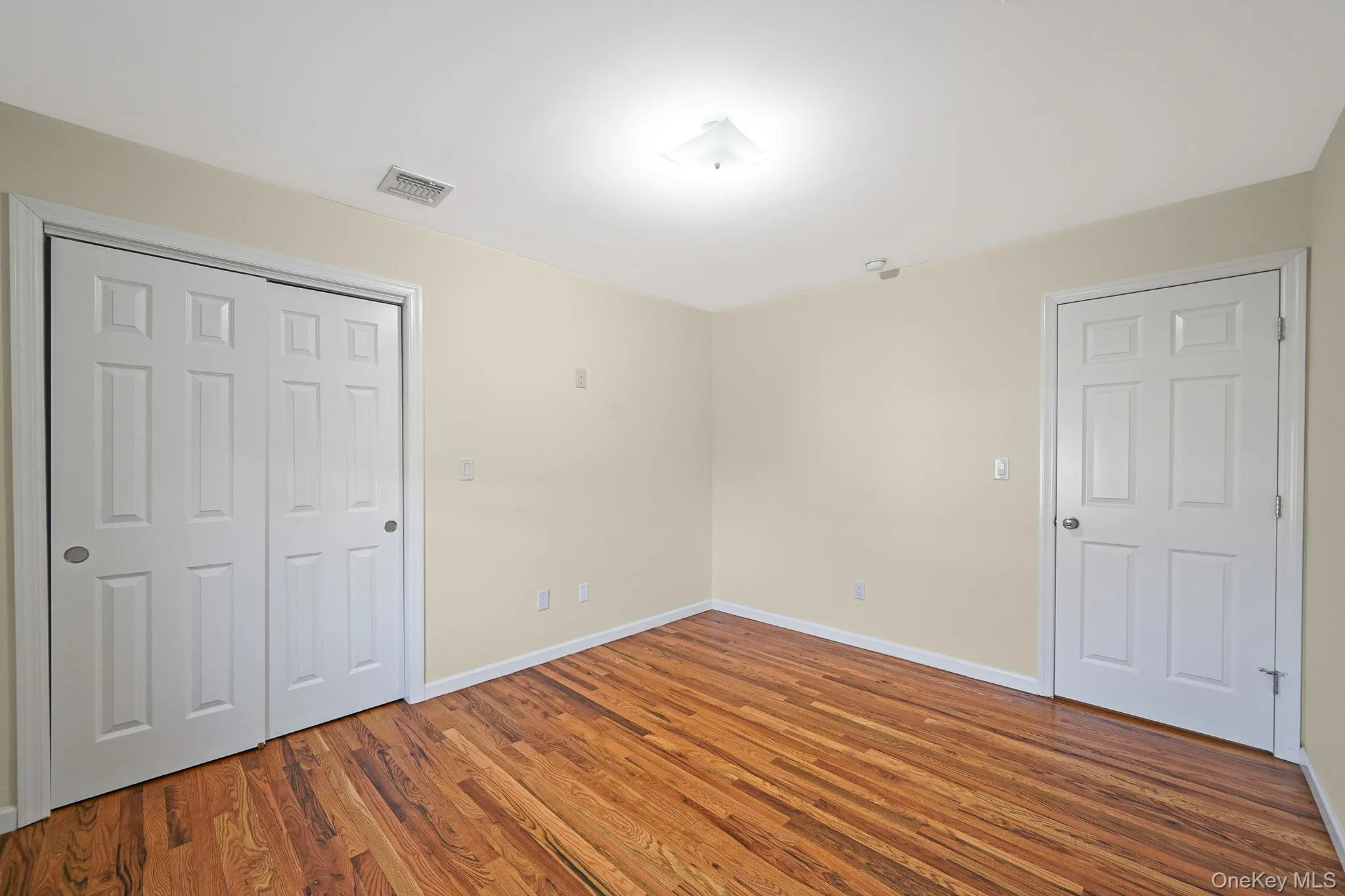 123 Clinton, North Hempstead, NY, 3 Bedrooms Bedrooms, 10 Rooms Rooms,2 BathroomsBathrooms,Residential Lease,For Rent,Clinton,0,1033684 123 Clinton, North Hempstead, NY, 3 Bedrooms Bedrooms, 10 Rooms Rooms,2 BathroomsBathrooms,Residential Lease,For Rent,Clinton,0,1033684