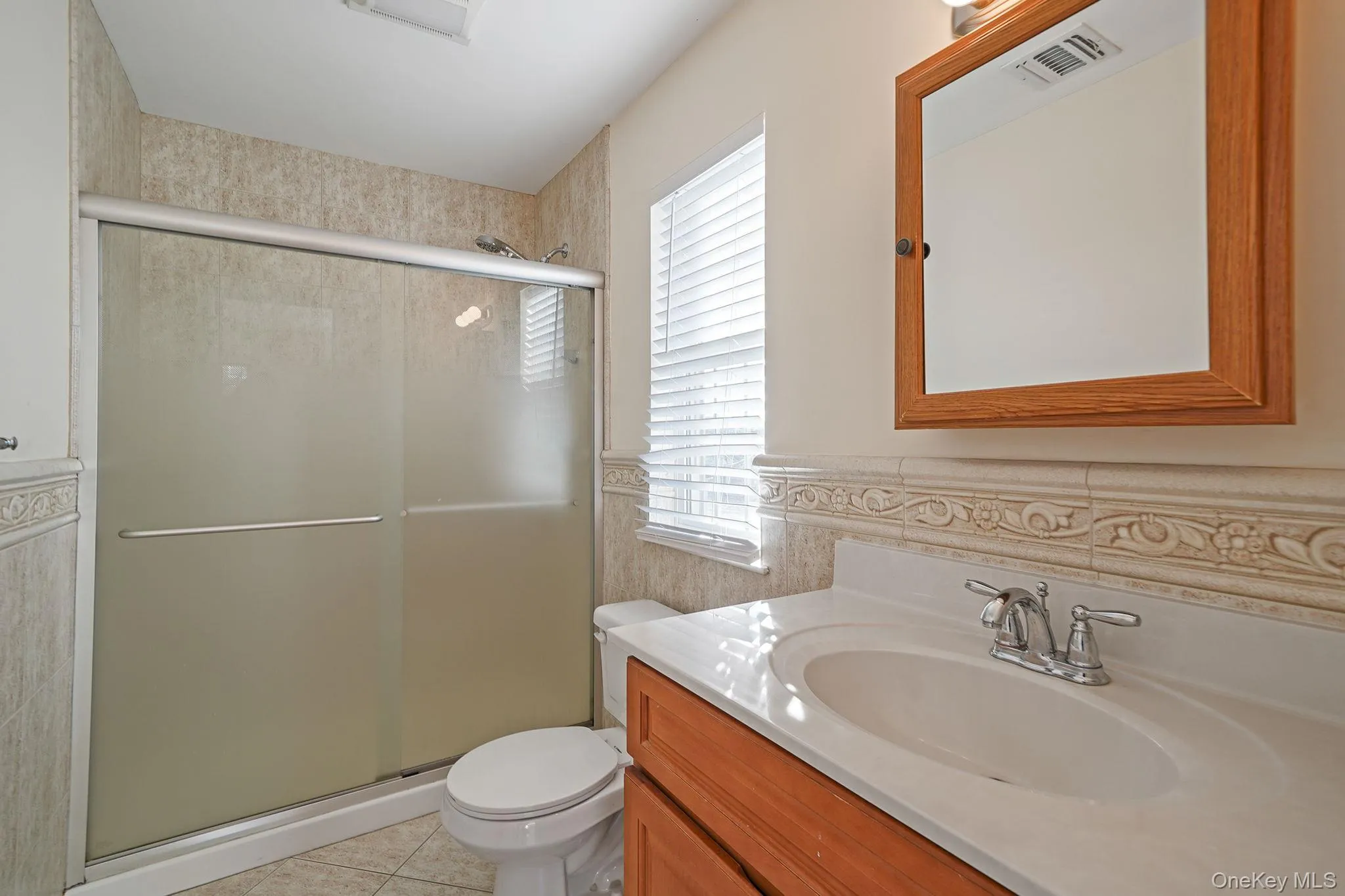 123 Clinton, North Hempstead, NY, 3 Bedrooms Bedrooms, 10 Rooms Rooms,2 BathroomsBathrooms,Residential Lease,For Rent,Clinton,0,1033684 123 Clinton, North Hempstead, NY, 3 Bedrooms Bedrooms, 10 Rooms Rooms,2 BathroomsBathrooms,Residential Lease,For Rent,Clinton,0,1033684