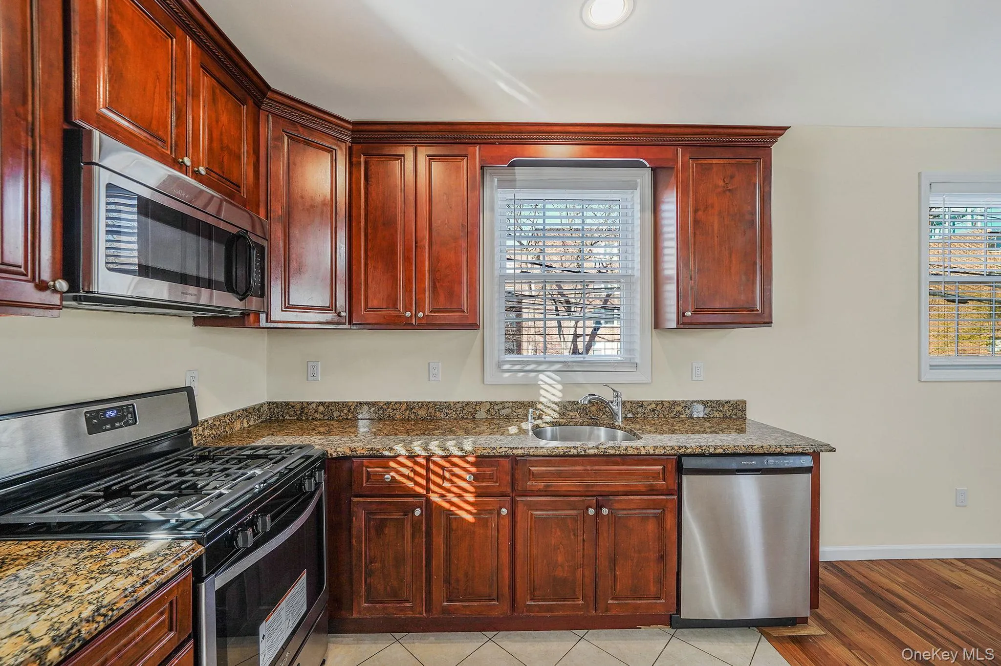 123 Clinton, North Hempstead, NY, 3 Bedrooms Bedrooms, 10 Rooms Rooms,2 BathroomsBathrooms,Residential Lease,For Rent,Clinton,0,1033684 123 Clinton, North Hempstead, NY, 3 Bedrooms Bedrooms, 10 Rooms Rooms,2 BathroomsBathrooms,Residential Lease,For Rent,Clinton,0,1033684