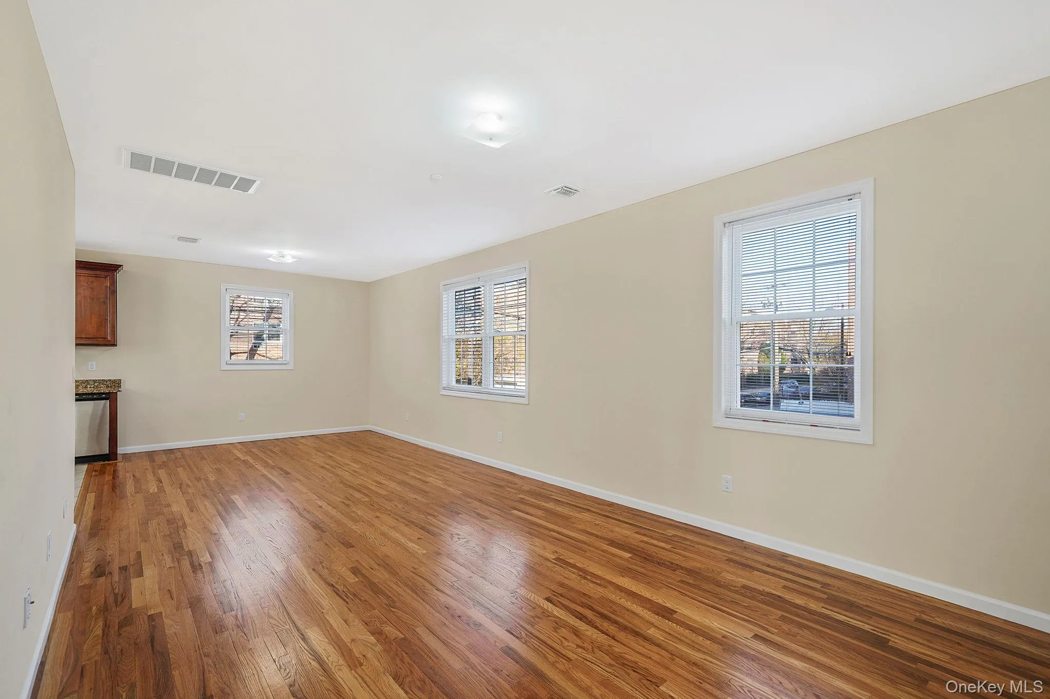 123 Clinton, North Hempstead, NY, 3 Bedrooms Bedrooms, 10 Rooms Rooms,2 BathroomsBathrooms,Residential Lease,For Rent,Clinton,0,1033684 123 Clinton, North Hempstead, NY, 3 Bedrooms Bedrooms, 10 Rooms Rooms,2 BathroomsBathrooms,Residential Lease,For Rent,Clinton,0,1033684