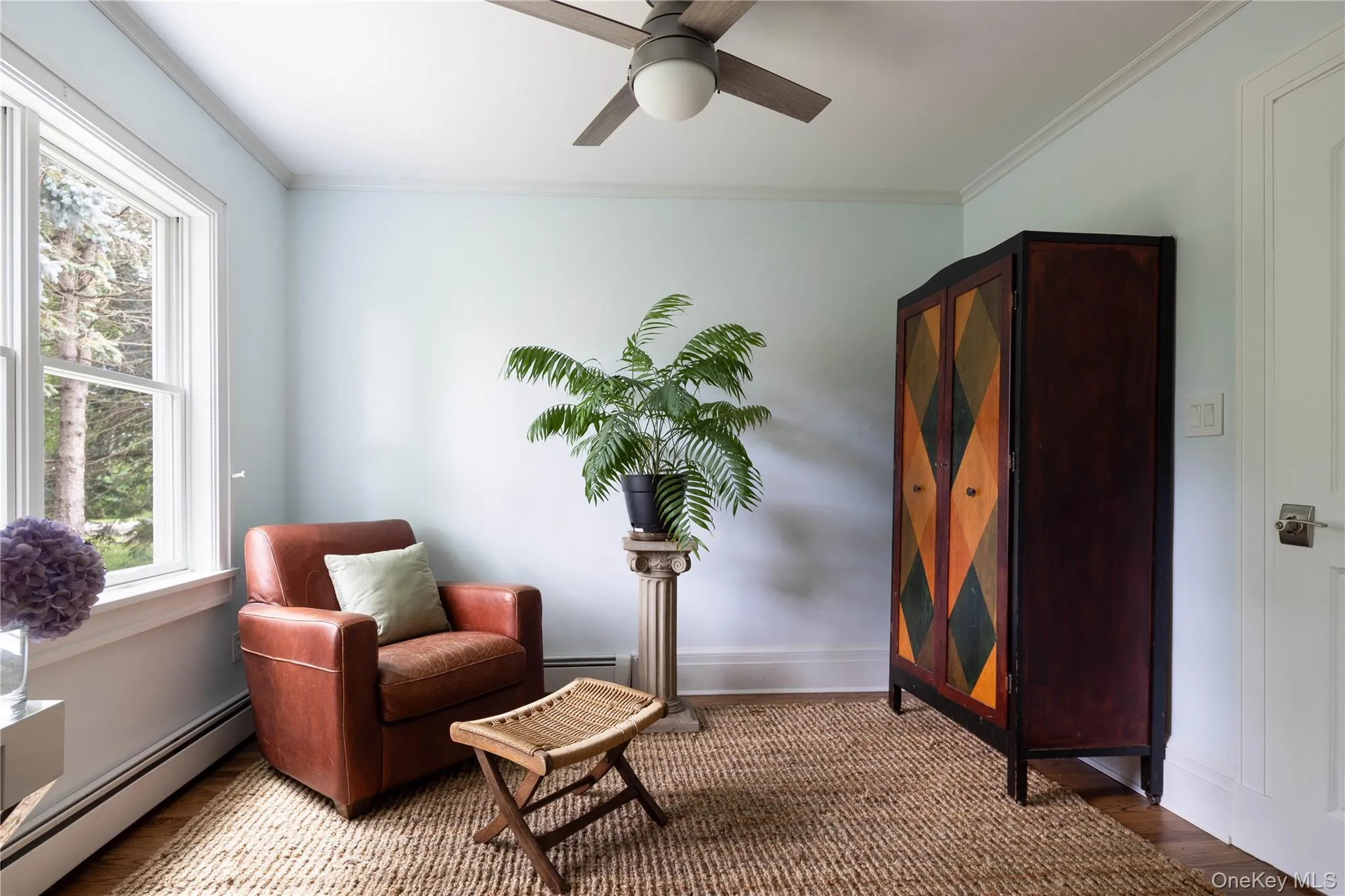 1st floor office / guest bedroom 1st floor office / guest bedroom