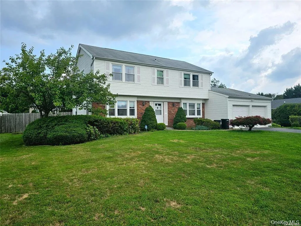 9 Maureen Lane, Brookhaven, NY, 4 Bedrooms Bedrooms, 8 Rooms Rooms,2 BathroomsBathrooms,Residential Lease,For Rent,Maureen,0,1033688 9 Maureen Lane, Brookhaven, NY, 4 Bedrooms Bedrooms, 8 Rooms Rooms,2 BathroomsBathrooms,Residential Lease,For Rent,Maureen,0,1033688