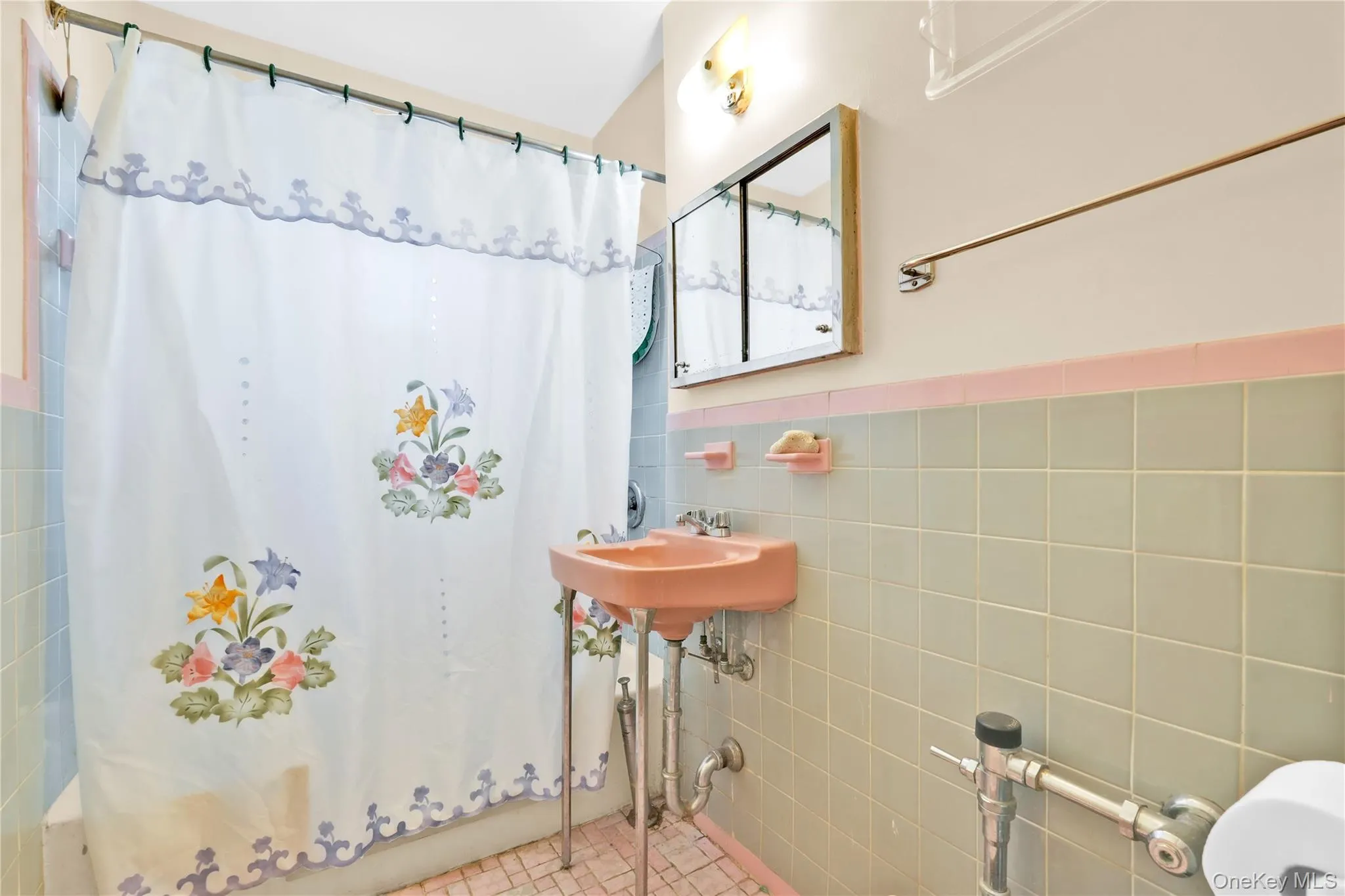 108-05 Astoria Boulevard, New York, NY, 1 Bedroom Bedrooms, 4 Rooms Rooms,1 BathroomBathrooms,Residential,For Rent,Astoria,0,1033693 108-05 Astoria Boulevard, New York, NY, 1 Bedroom Bedrooms, 4 Rooms Rooms,1 BathroomBathrooms,Residential,For Rent,Astoria,0,1033693