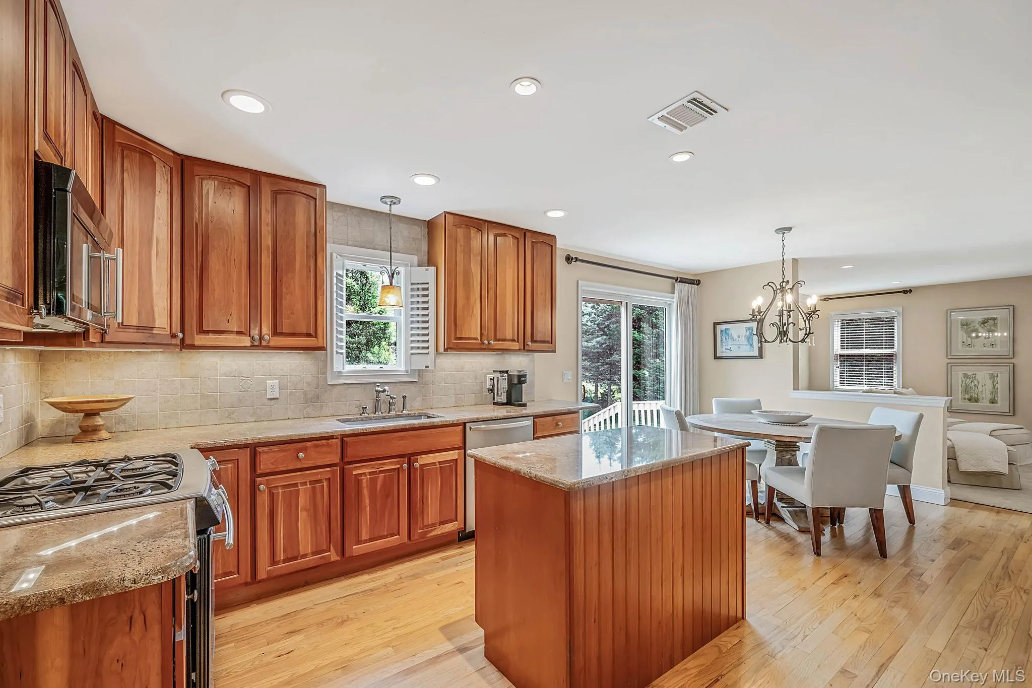 26 River Avenue, Southampton, NY, 4 Bedrooms Bedrooms, 18 Rooms Rooms,3 BathroomsBathrooms,Residential,For Rent,River,0,1033696 26 River Avenue, Southampton, NY, 4 Bedrooms Bedrooms, 18 Rooms Rooms,3 BathroomsBathrooms,Residential,For Rent,River,0,1033696
