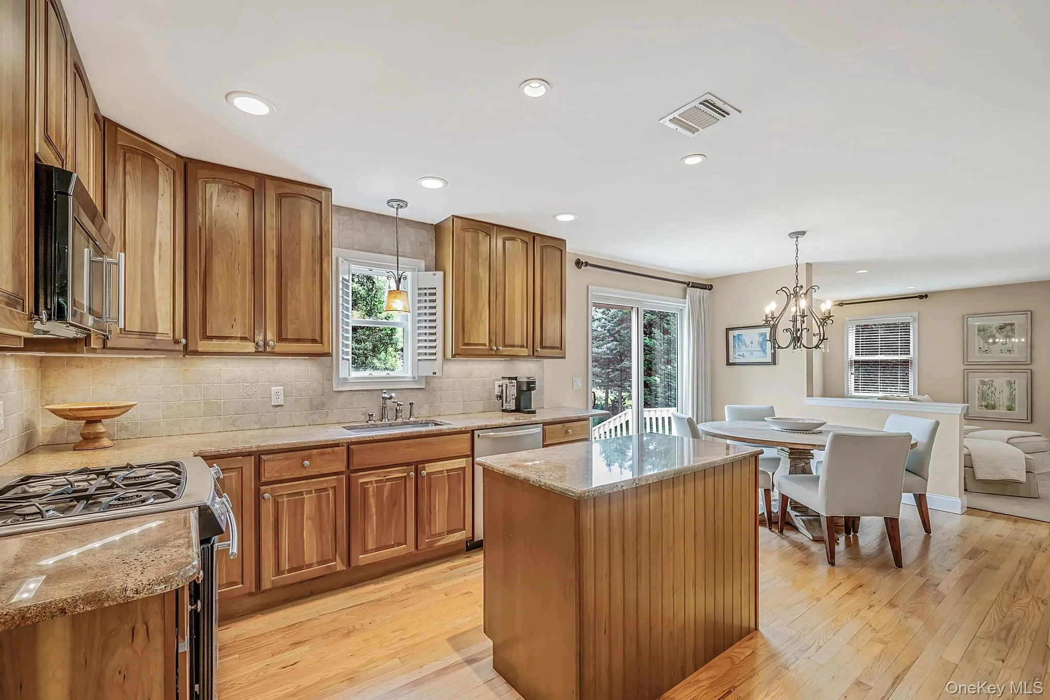 26 River Avenue, Southampton, NY, 4 Bedrooms Bedrooms, 18 Rooms Rooms,3 BathroomsBathrooms,Residential,For Rent,River,0,1033696 26 River Avenue, Southampton, NY, 4 Bedrooms Bedrooms, 18 Rooms Rooms,3 BathroomsBathrooms,Residential,For Rent,River,0,1033696
