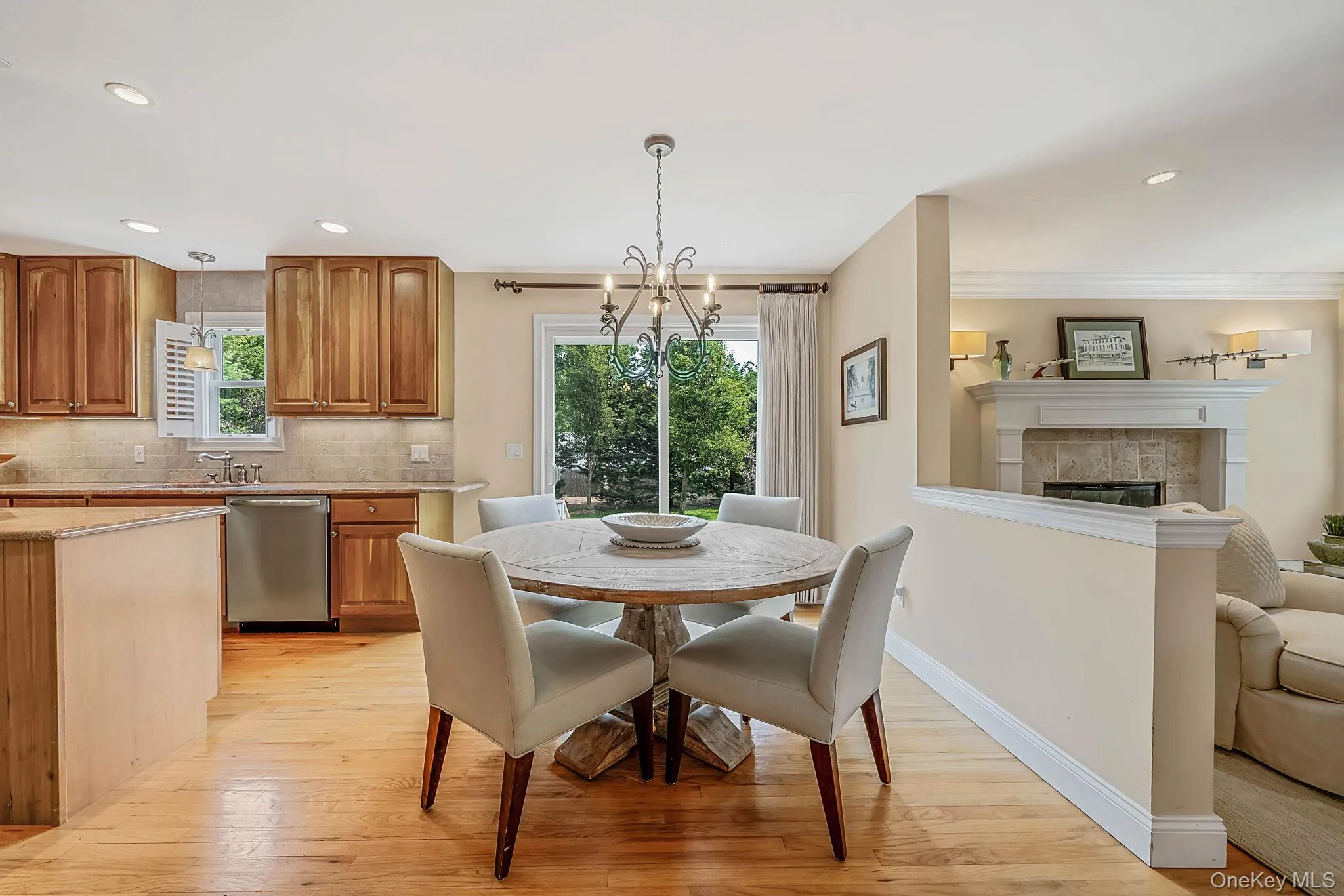 26 River Avenue, Southampton, NY, 4 Bedrooms Bedrooms, 18 Rooms Rooms,3 BathroomsBathrooms,Residential,For Rent,River,0,1033696 26 River Avenue, Southampton, NY, 4 Bedrooms Bedrooms, 18 Rooms Rooms,3 BathroomsBathrooms,Residential,For Rent,River,0,1033696