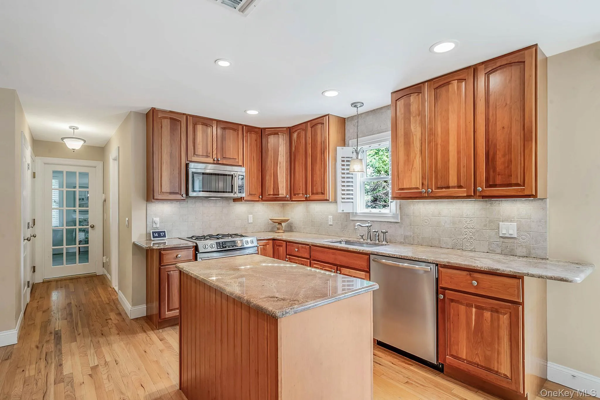26 River Avenue, Southampton, NY, 4 Bedrooms Bedrooms, 18 Rooms Rooms,3 BathroomsBathrooms,Residential,For Rent,River,0,1033696 26 River Avenue, Southampton, NY, 4 Bedrooms Bedrooms, 18 Rooms Rooms,3 BathroomsBathrooms,Residential,For Rent,River,0,1033696