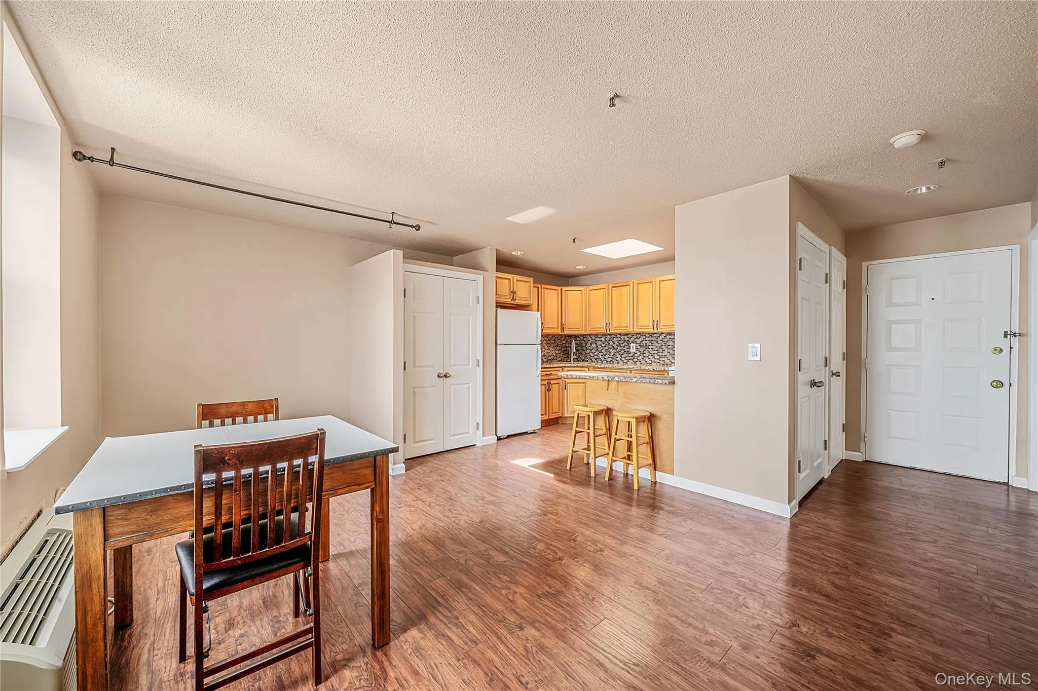 202 Main Street, Brookhaven, NY, 2 Rooms Rooms,1 BathroomBathrooms,Residential Lease,For Rent,Main,0,1033716 202 Main Street, Brookhaven, NY, 2 Rooms Rooms,1 BathroomBathrooms,Residential Lease,For Rent,Main,0,1033716