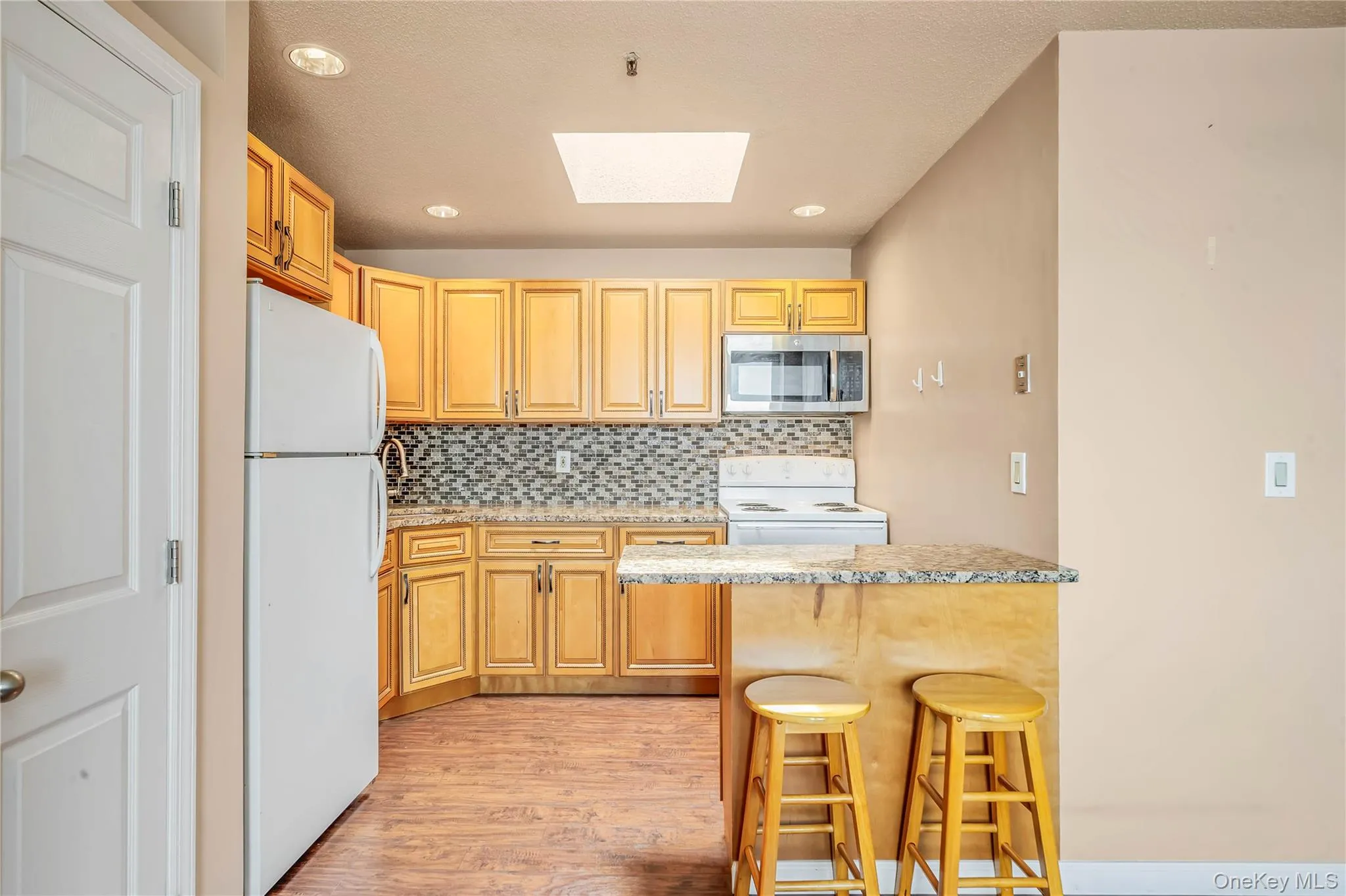 202 Main Street, Brookhaven, NY, 2 Rooms Rooms,1 BathroomBathrooms,Residential Lease,For Rent,Main,0,1033716 202 Main Street, Brookhaven, NY, 2 Rooms Rooms,1 BathroomBathrooms,Residential Lease,For Rent,Main,0,1033716