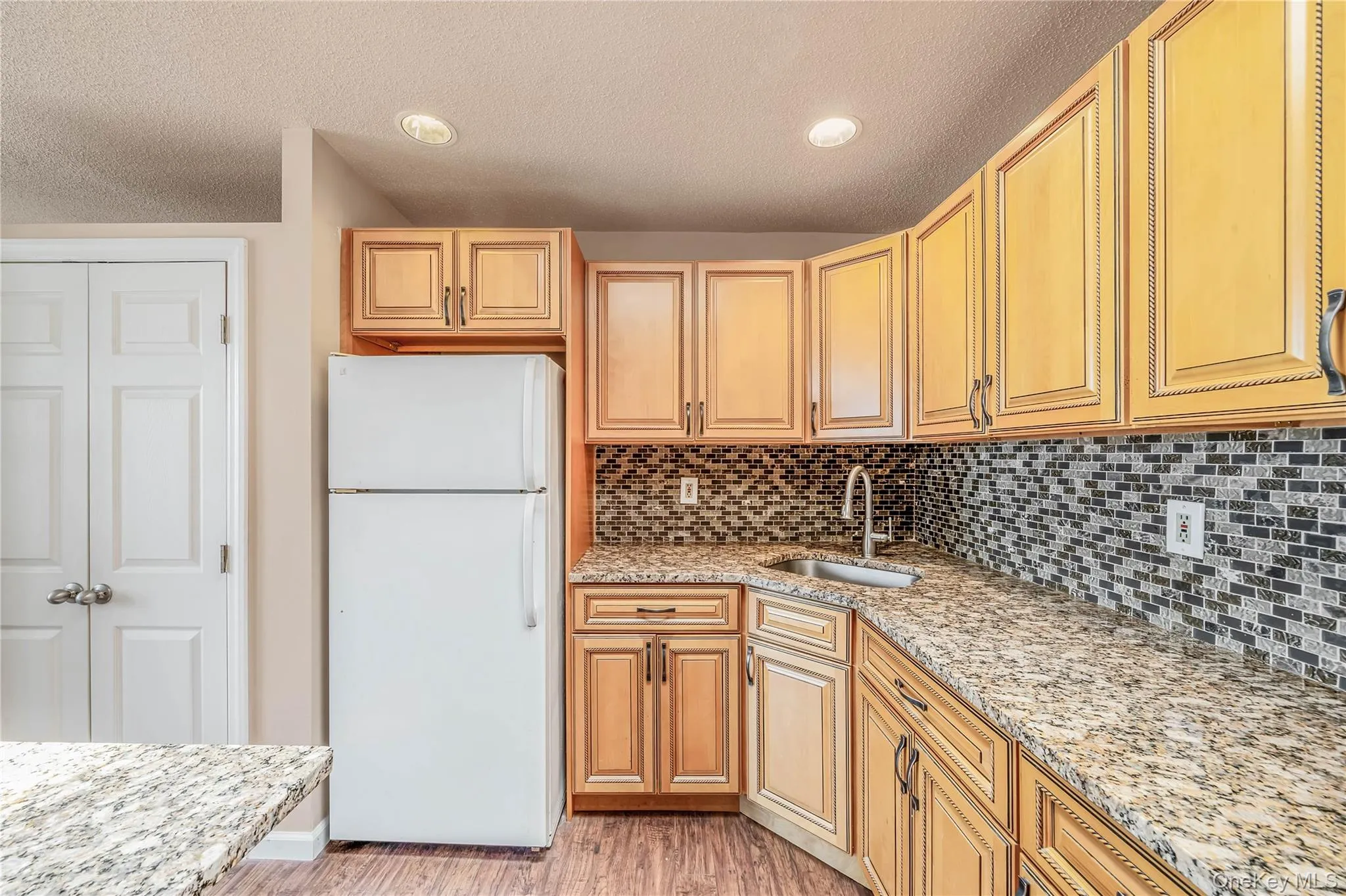 202 Main Street, Brookhaven, NY, 2 Rooms Rooms,1 BathroomBathrooms,Residential Lease,For Rent,Main,0,1033716 202 Main Street, Brookhaven, NY, 2 Rooms Rooms,1 BathroomBathrooms,Residential Lease,For Rent,Main,0,1033716