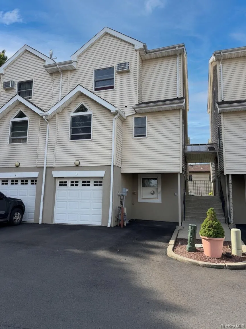 3 Prospect Gardens, Ramapo, NY, 3 Bedrooms Bedrooms, 5 Rooms Rooms,1 BathroomBathrooms,Residential,For Rent,Prospect,0,1033719 3 Prospect Gardens, Ramapo, NY, 3 Bedrooms Bedrooms, 5 Rooms Rooms,1 BathroomBathrooms,Residential,For Rent,Prospect,0,1033719