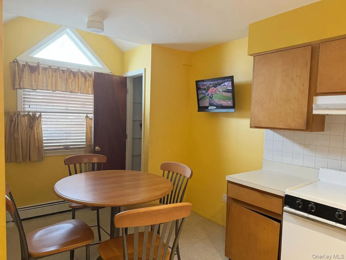 3 Prospect Gardens, Ramapo, NY, 3 Bedrooms Bedrooms, 5 Rooms Rooms,1 BathroomBathrooms,Residential,For Rent,Prospect,0,1033719 3 Prospect Gardens, Ramapo, NY, 3 Bedrooms Bedrooms, 5 Rooms Rooms,1 BathroomBathrooms,Residential,For Rent,Prospect,0,1033719