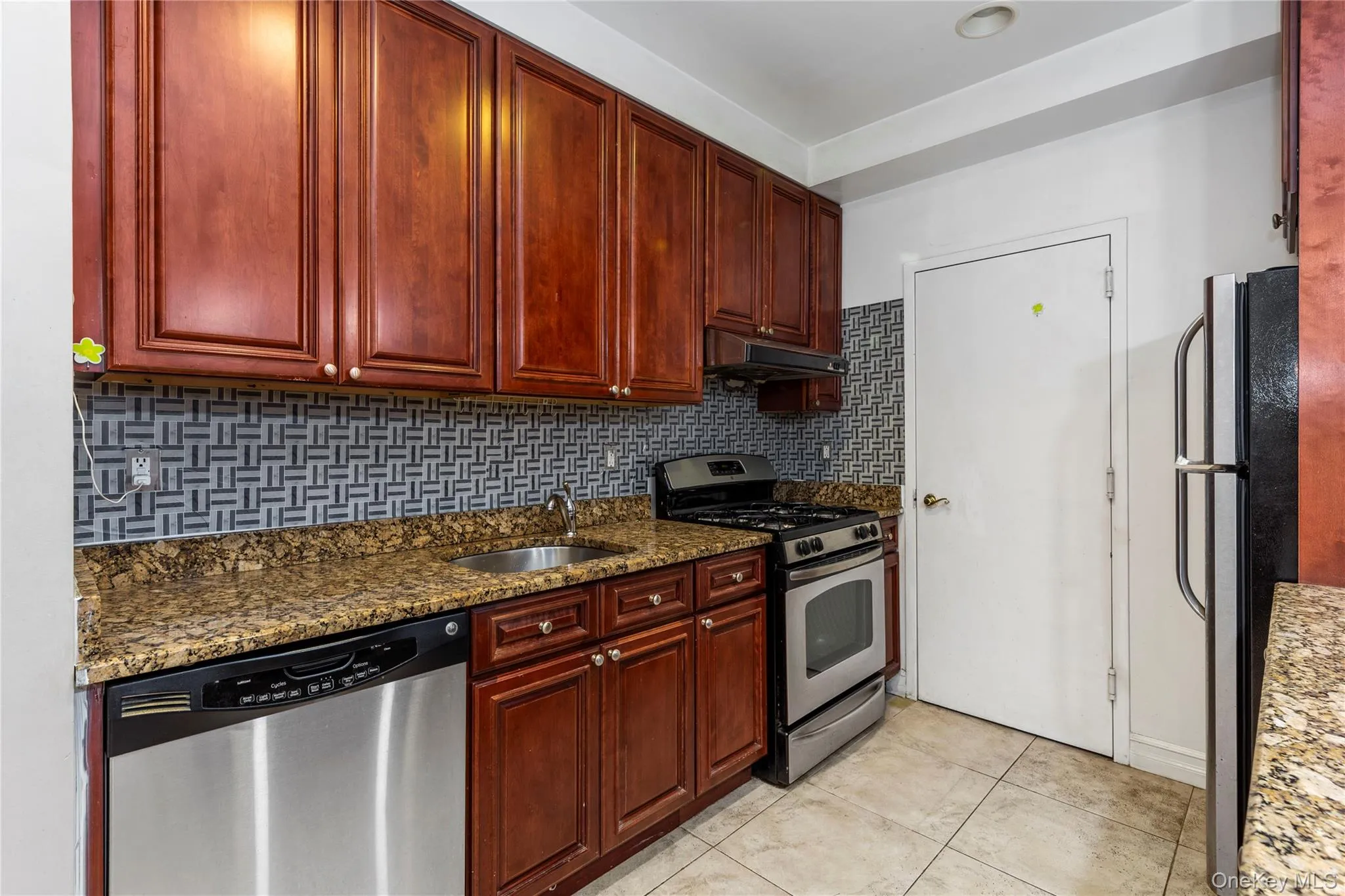 10716 37TH Avenue, New York, NY, 2 Bedrooms Bedrooms, 4 Rooms Rooms,1 BathroomBathrooms,Residential,For Rent,37TH,0,1033726 10716 37TH Avenue, New York, NY, 2 Bedrooms Bedrooms, 4 Rooms Rooms,1 BathroomBathrooms,Residential,For Rent,37TH,0,1033726