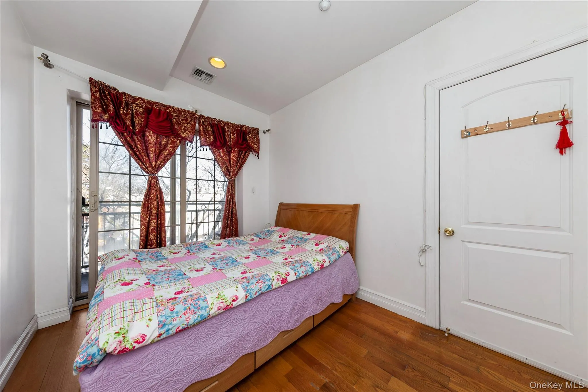 10716 37TH Avenue, New York, NY, 2 Bedrooms Bedrooms, 4 Rooms Rooms,1 BathroomBathrooms,Residential,For Rent,37TH,0,1033726 10716 37TH Avenue, New York, NY, 2 Bedrooms Bedrooms, 4 Rooms Rooms,1 BathroomBathrooms,Residential,For Rent,37TH,0,1033726