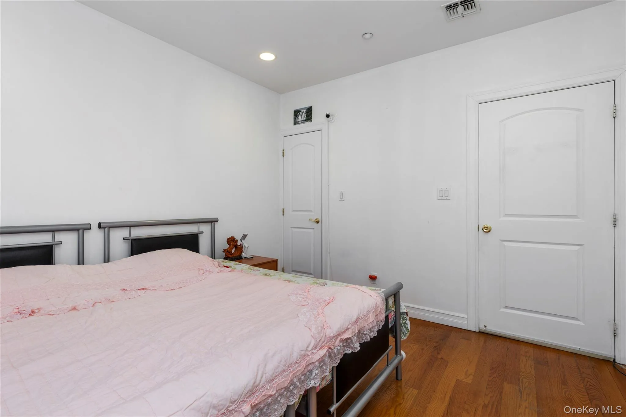 10716 37TH Avenue, New York, NY, 2 Bedrooms Bedrooms, 4 Rooms Rooms,1 BathroomBathrooms,Residential,For Rent,37TH,0,1033726 10716 37TH Avenue, New York, NY, 2 Bedrooms Bedrooms, 4 Rooms Rooms,1 BathroomBathrooms,Residential,For Rent,37TH,0,1033726