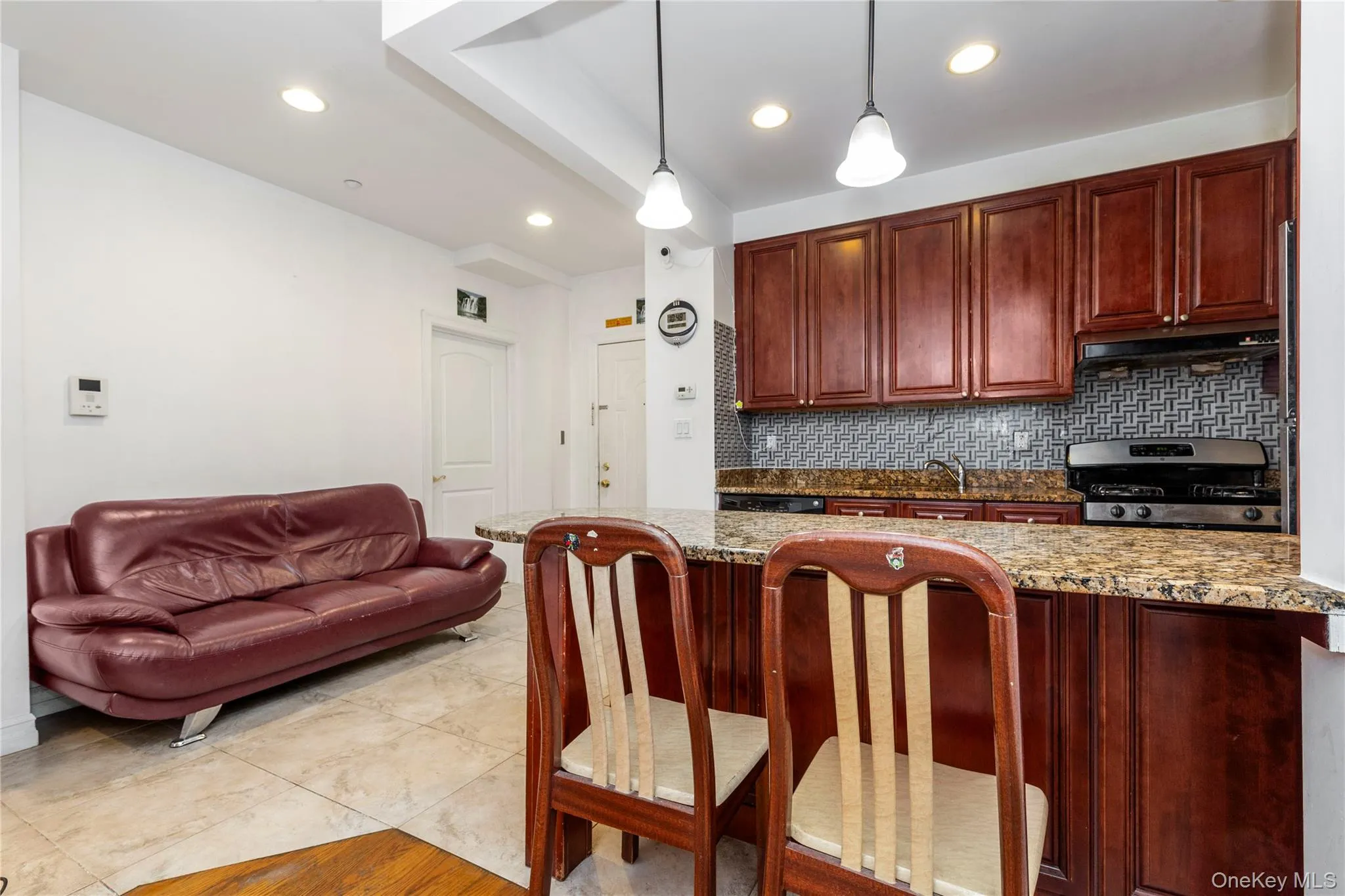 10716 37TH Avenue, New York, NY, 2 Bedrooms Bedrooms, 4 Rooms Rooms,1 BathroomBathrooms,Residential,For Rent,37TH,0,1033726 10716 37TH Avenue, New York, NY, 2 Bedrooms Bedrooms, 4 Rooms Rooms,1 BathroomBathrooms,Residential,For Rent,37TH,0,1033726