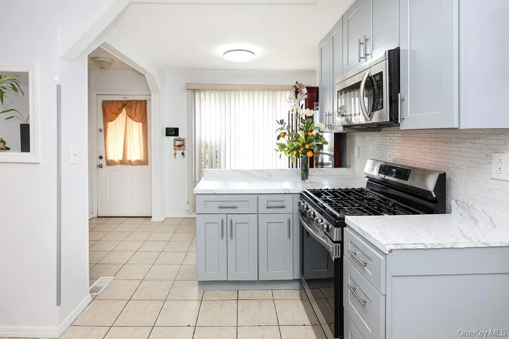 7 Catherine Court, Hempstead, NY, 4 Bedrooms Bedrooms, 6 Rooms Rooms,2 BathroomsBathrooms,Residential,For Rent,Catherine,0,1033732 7 Catherine Court, Hempstead, NY, 4 Bedrooms Bedrooms, 6 Rooms Rooms,2 BathroomsBathrooms,Residential,For Rent,Catherine,0,1033732
