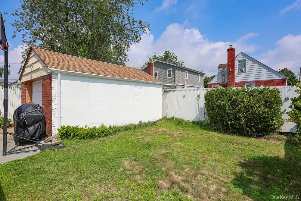7 Catherine Court, Hempstead, NY, 4 Bedrooms Bedrooms, 6 Rooms Rooms,2 BathroomsBathrooms,Residential,For Rent,Catherine,0,1033732 7 Catherine Court, Hempstead, NY, 4 Bedrooms Bedrooms, 6 Rooms Rooms,2 BathroomsBathrooms,Residential,For Rent,Catherine,0,1033732