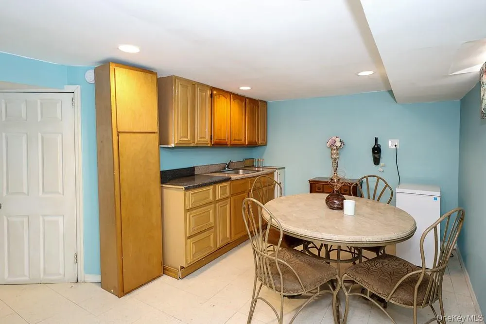 7 Catherine Court, Hempstead, NY, 4 Bedrooms Bedrooms, 6 Rooms Rooms,2 BathroomsBathrooms,Residential,For Rent,Catherine,0,1033732 7 Catherine Court, Hempstead, NY, 4 Bedrooms Bedrooms, 6 Rooms Rooms,2 BathroomsBathrooms,Residential,For Rent,Catherine,0,1033732