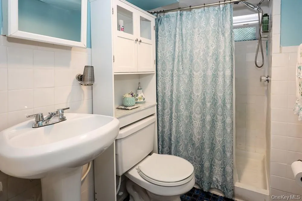 7 Catherine Court, Hempstead, NY, 4 Bedrooms Bedrooms, 6 Rooms Rooms,2 BathroomsBathrooms,Residential,For Rent,Catherine,0,1033732 7 Catherine Court, Hempstead, NY, 4 Bedrooms Bedrooms, 6 Rooms Rooms,2 BathroomsBathrooms,Residential,For Rent,Catherine,0,1033732