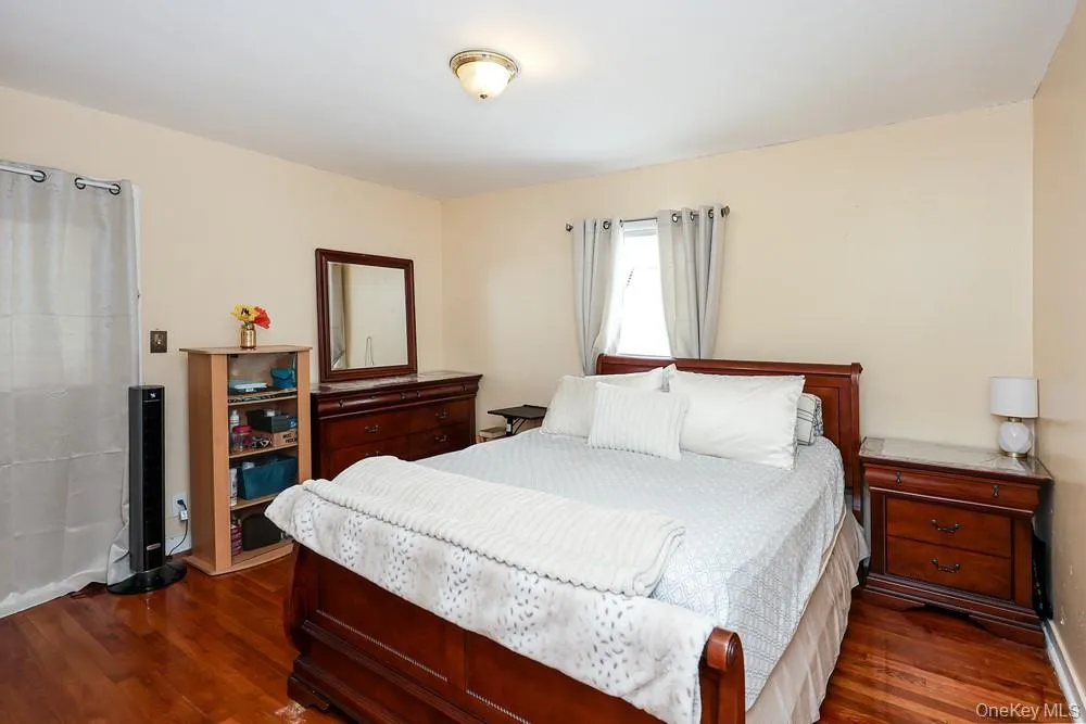 7 Catherine Court, Hempstead, NY, 4 Bedrooms Bedrooms, 6 Rooms Rooms,2 BathroomsBathrooms,Residential,For Rent,Catherine,0,1033732 7 Catherine Court, Hempstead, NY, 4 Bedrooms Bedrooms, 6 Rooms Rooms,2 BathroomsBathrooms,Residential,For Rent,Catherine,0,1033732