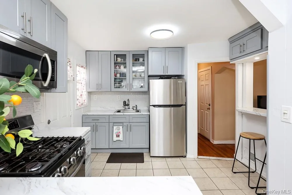 7 Catherine Court, Hempstead, NY, 4 Bedrooms Bedrooms, 6 Rooms Rooms,2 BathroomsBathrooms,Residential,For Rent,Catherine,0,1033732 7 Catherine Court, Hempstead, NY, 4 Bedrooms Bedrooms, 6 Rooms Rooms,2 BathroomsBathrooms,Residential,For Rent,Catherine,0,1033732