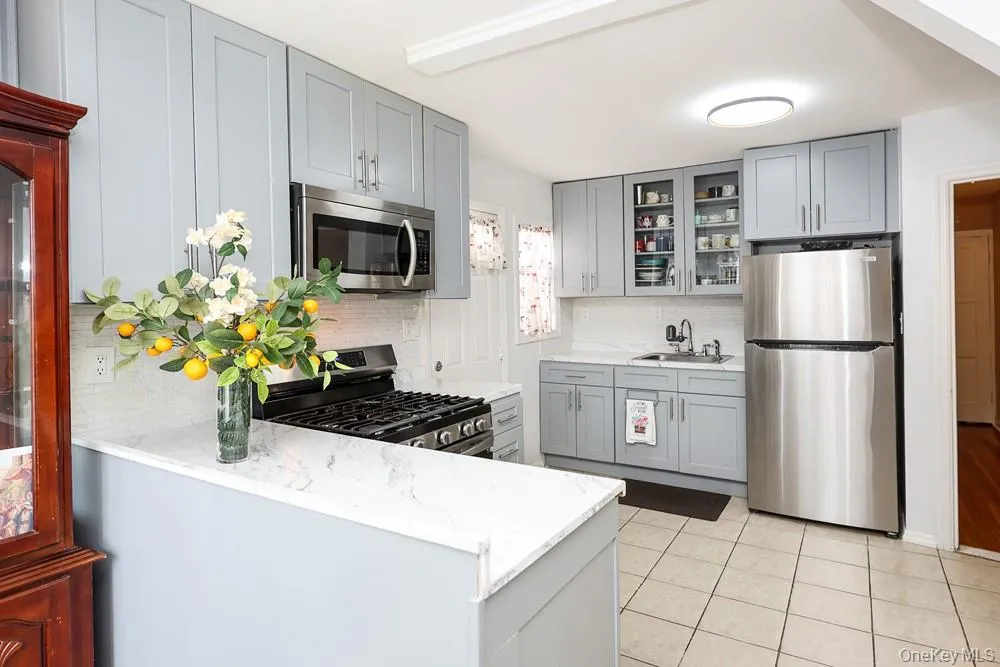 7 Catherine Court, Hempstead, NY, 4 Bedrooms Bedrooms, 6 Rooms Rooms,2 BathroomsBathrooms,Residential,For Rent,Catherine,0,1033732 7 Catherine Court, Hempstead, NY, 4 Bedrooms Bedrooms, 6 Rooms Rooms,2 BathroomsBathrooms,Residential,For Rent,Catherine,0,1033732