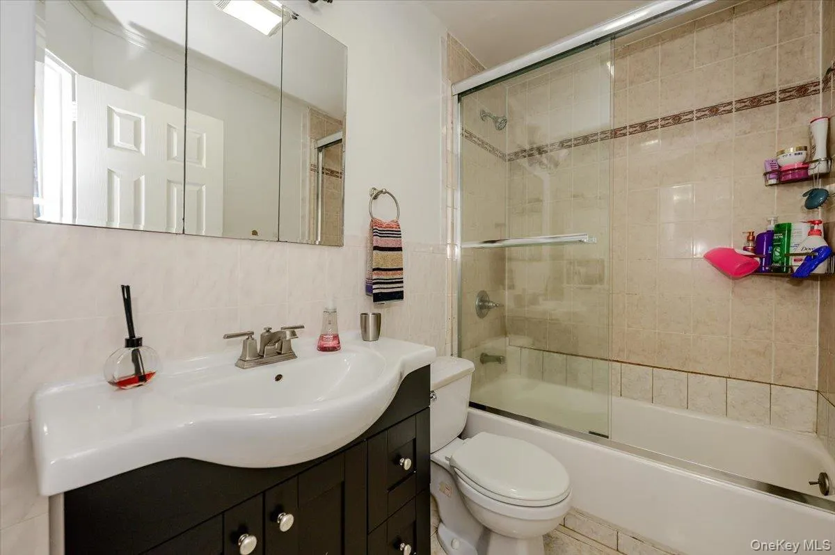 30 Cheshire Road, Hempstead, NY, 4 Bedrooms Bedrooms, 7 Rooms Rooms,2 BathroomsBathrooms,Residential,For Rent,Cheshire,0,1033735 30 Cheshire Road, Hempstead, NY, 4 Bedrooms Bedrooms, 7 Rooms Rooms,2 BathroomsBathrooms,Residential,For Rent,Cheshire,0,1033735