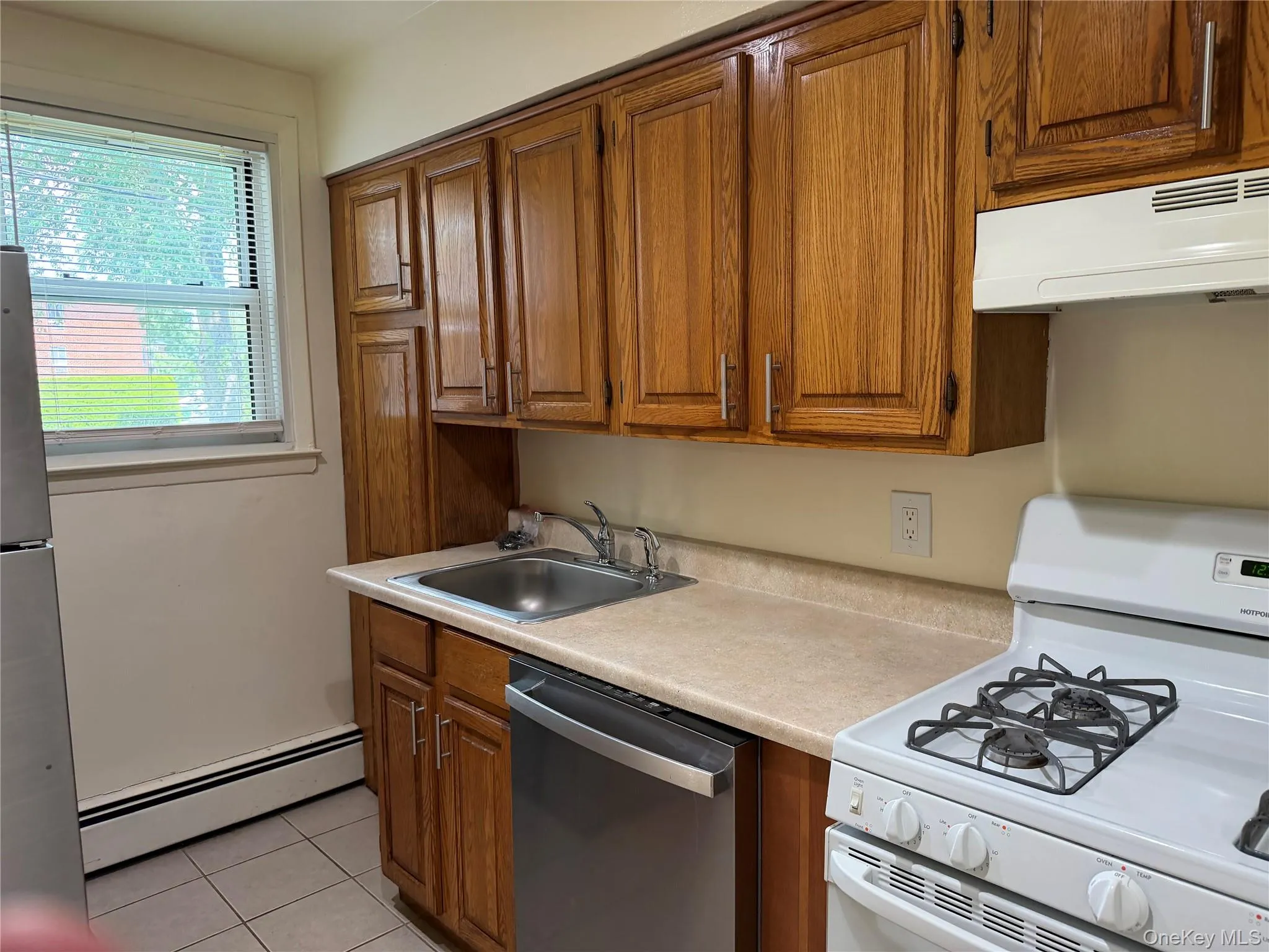 Galley kitchen second picture Galley kitchen second picture