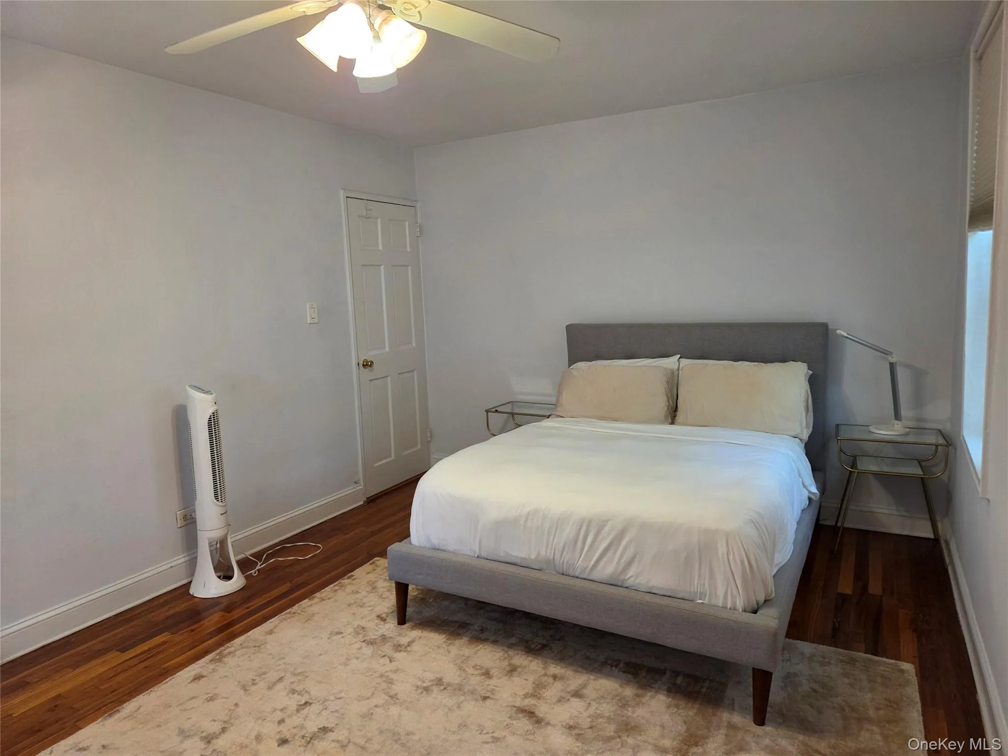 Large bedroom Large bedroom