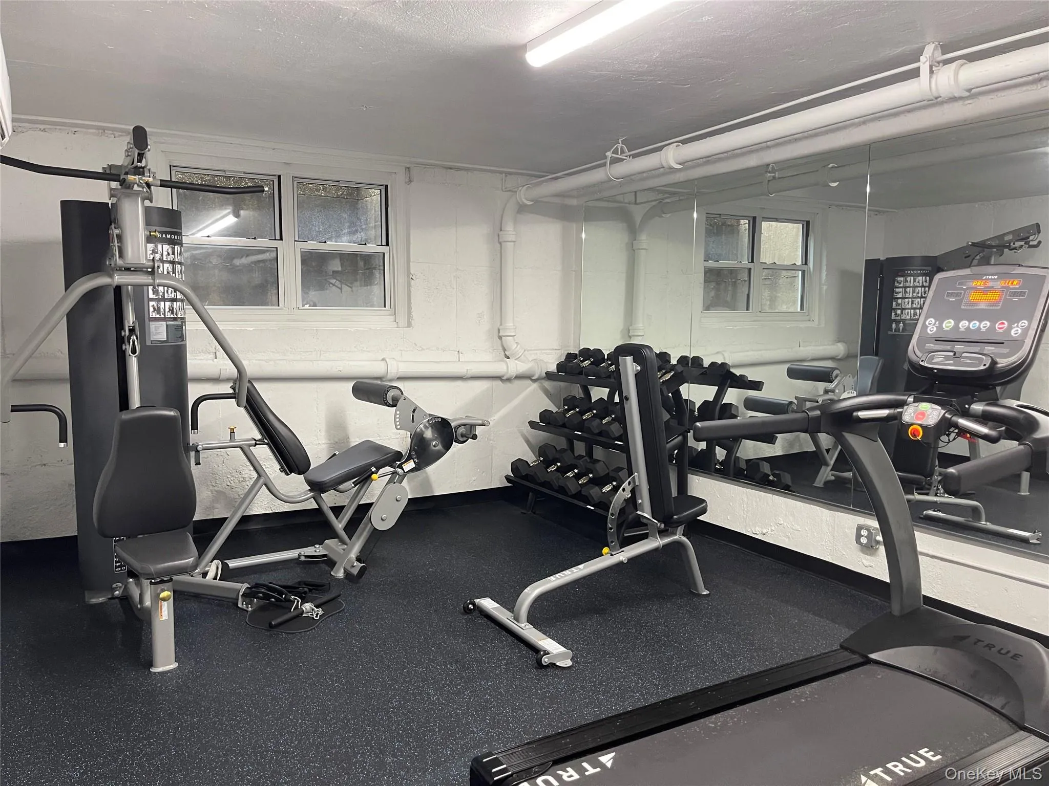 120 Park Avenue, Hempstead, NY, 2 Bedrooms Bedrooms, 5 Rooms Rooms,1 BathroomBathrooms,Residential Lease,For Rent,Park,0,1033741 120 Park Avenue, Hempstead, NY, 2 Bedrooms Bedrooms, 5 Rooms Rooms,1 BathroomBathrooms,Residential Lease,For Rent,Park,0,1033741