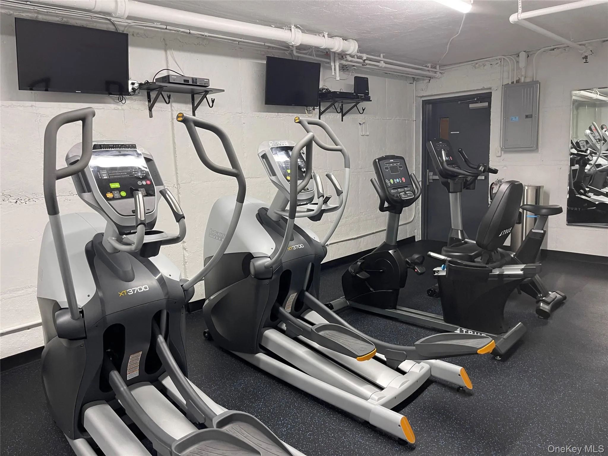 120 Park Avenue, Hempstead, NY, 2 Bedrooms Bedrooms, 5 Rooms Rooms,1 BathroomBathrooms,Residential Lease,For Rent,Park,0,1033741 120 Park Avenue, Hempstead, NY, 2 Bedrooms Bedrooms, 5 Rooms Rooms,1 BathroomBathrooms,Residential Lease,For Rent,Park,0,1033741