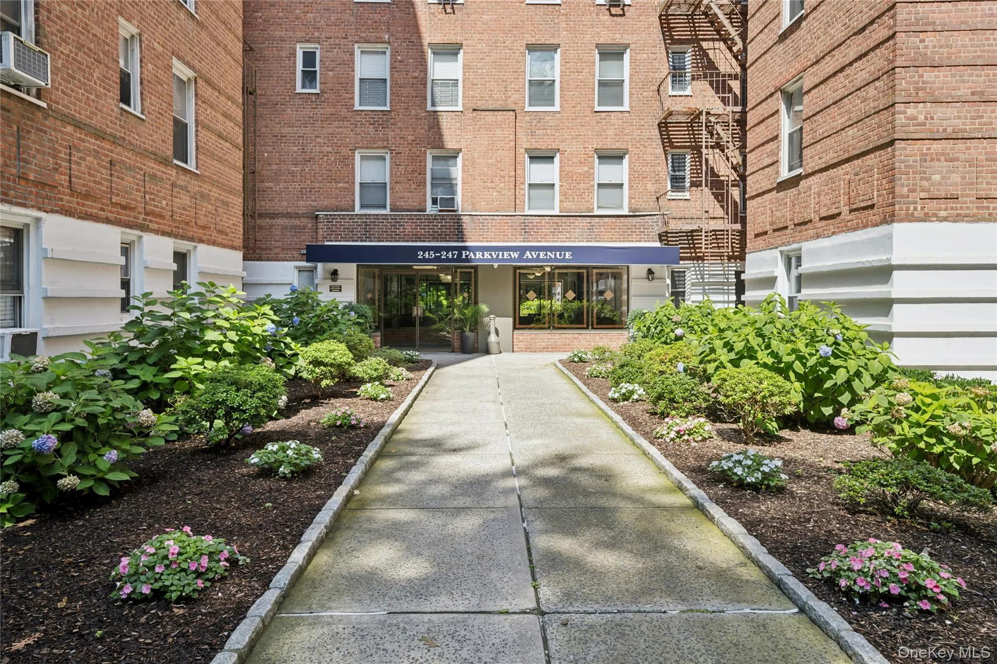 247 Parkview Avenue, Yonkers, NY, 2 Bedrooms Bedrooms, 4 Rooms Rooms,1 BathroomBathrooms,Residential,For Rent,Parkview,0,1033744 247 Parkview Avenue, Yonkers, NY, 2 Bedrooms Bedrooms, 4 Rooms Rooms,1 BathroomBathrooms,Residential,For Rent,Parkview,0,1033744
