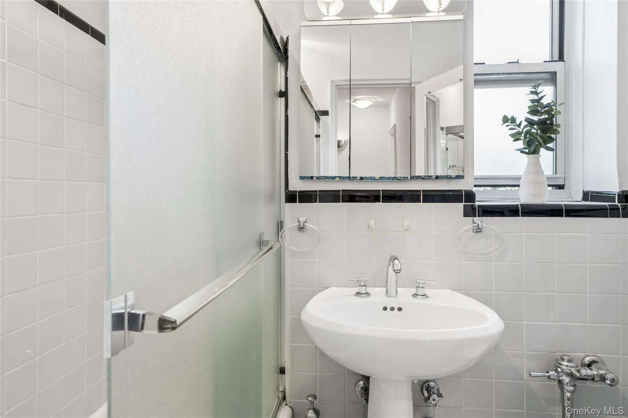 247 Parkview Avenue, Yonkers, NY, 2 Bedrooms Bedrooms, 4 Rooms Rooms,1 BathroomBathrooms,Residential,For Rent,Parkview,0,1033744 247 Parkview Avenue, Yonkers, NY, 2 Bedrooms Bedrooms, 4 Rooms Rooms,1 BathroomBathrooms,Residential,For Rent,Parkview,0,1033744