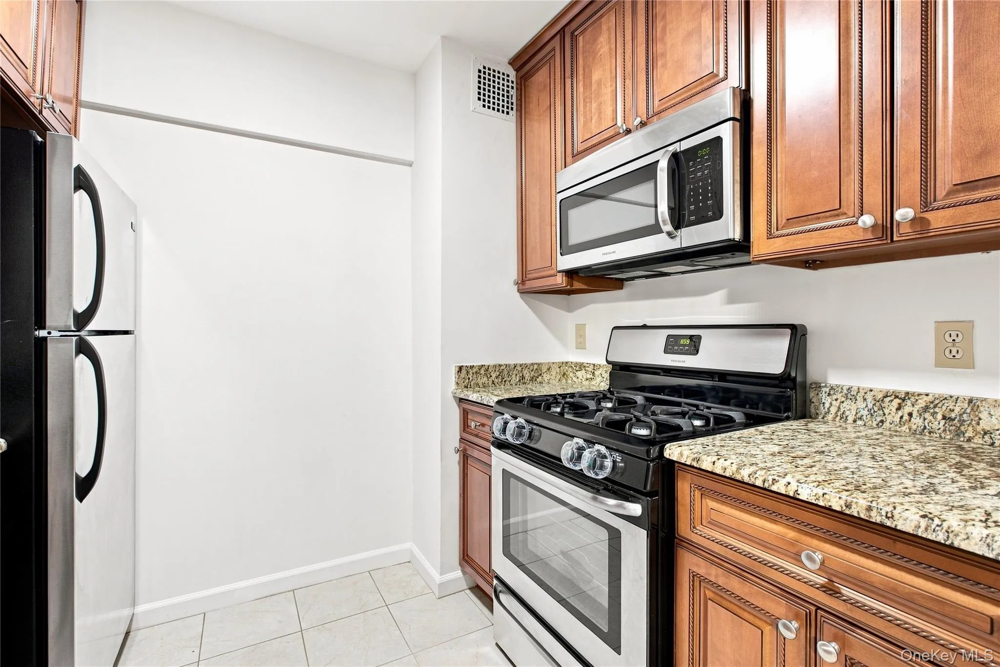 665 Thwaites Place, New York, NY, 3 Rooms Rooms,1 BathroomBathrooms,Residential,For Rent,Thwaites,0,1033753 665 Thwaites Place, New York, NY, 3 Rooms Rooms,1 BathroomBathrooms,Residential,For Rent,Thwaites,0,1033753
