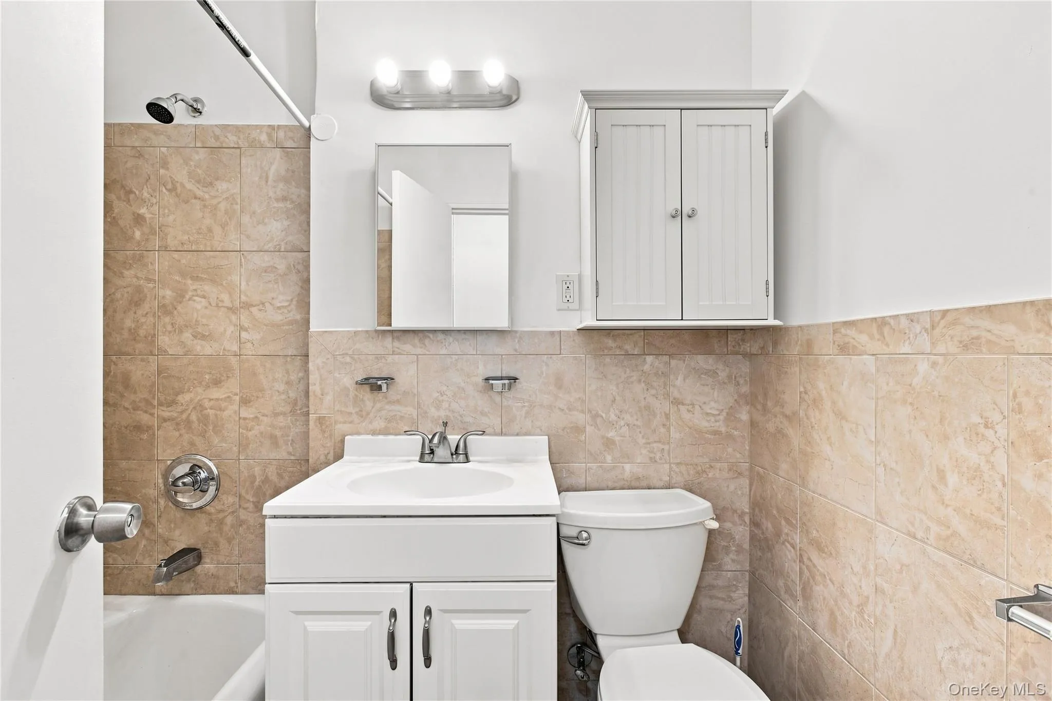665 Thwaites Place, New York, NY, 3 Rooms Rooms,1 BathroomBathrooms,Residential,For Rent,Thwaites,0,1033753 665 Thwaites Place, New York, NY, 3 Rooms Rooms,1 BathroomBathrooms,Residential,For Rent,Thwaites,0,1033753