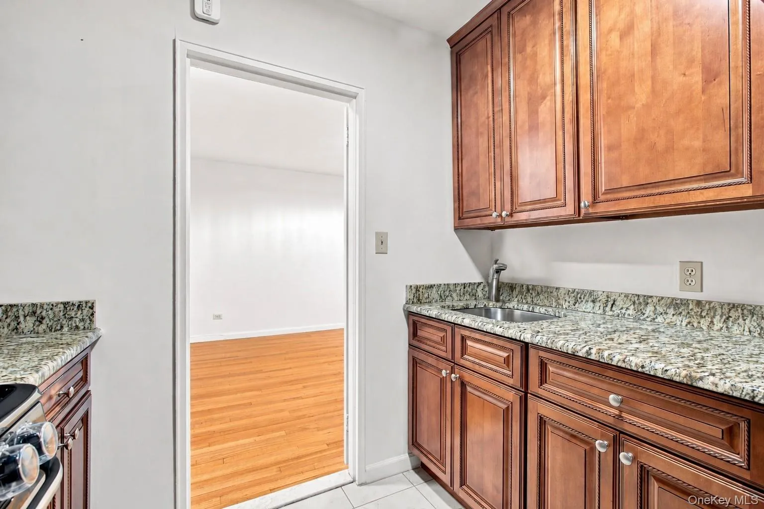 665 Thwaites Place, New York, NY, 3 Rooms Rooms,1 BathroomBathrooms,Residential,For Rent,Thwaites,0,1033753 665 Thwaites Place, New York, NY, 3 Rooms Rooms,1 BathroomBathrooms,Residential,For Rent,Thwaites,0,1033753