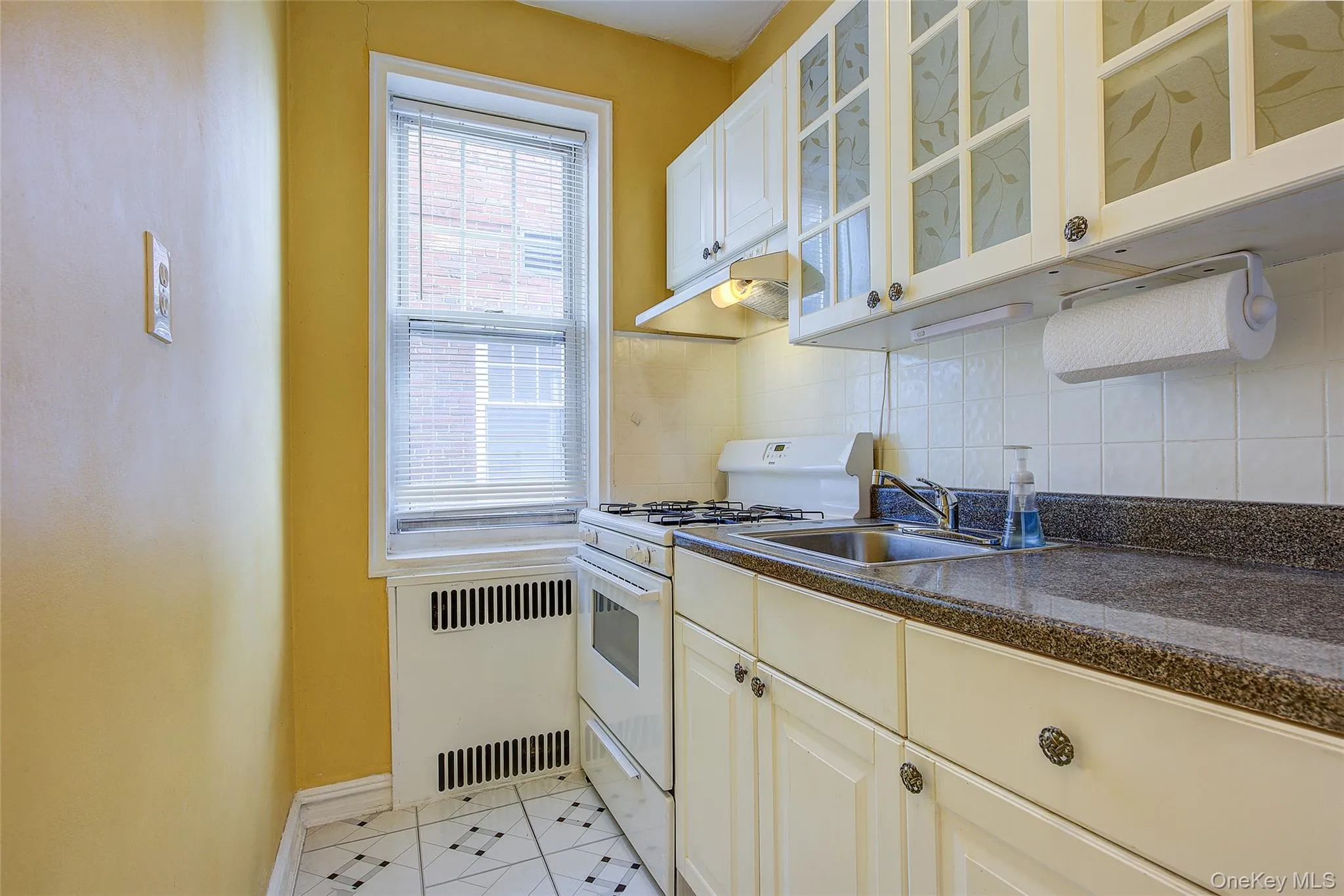 77-15 113th Street, New York, NY, 1 Bedroom Bedrooms, 3 Rooms Rooms,1 BathroomBathrooms,Residential,For Rent,113th,0,1033756 77-15 113th Street, New York, NY, 1 Bedroom Bedrooms, 3 Rooms Rooms,1 BathroomBathrooms,Residential,For Rent,113th,0,1033756