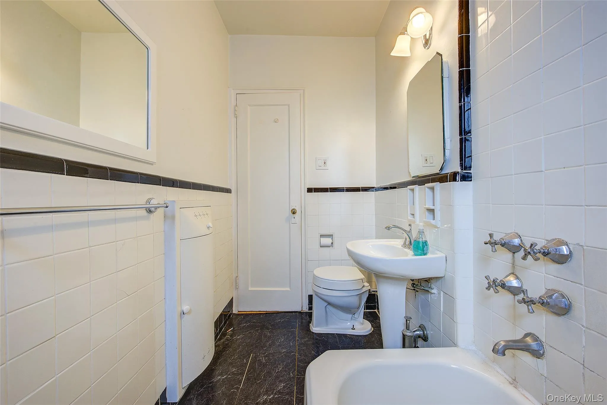 77-15 113th Street, New York, NY, 1 Bedroom Bedrooms, 3 Rooms Rooms,1 BathroomBathrooms,Residential,For Rent,113th,0,1033756 77-15 113th Street, New York, NY, 1 Bedroom Bedrooms, 3 Rooms Rooms,1 BathroomBathrooms,Residential,For Rent,113th,0,1033756