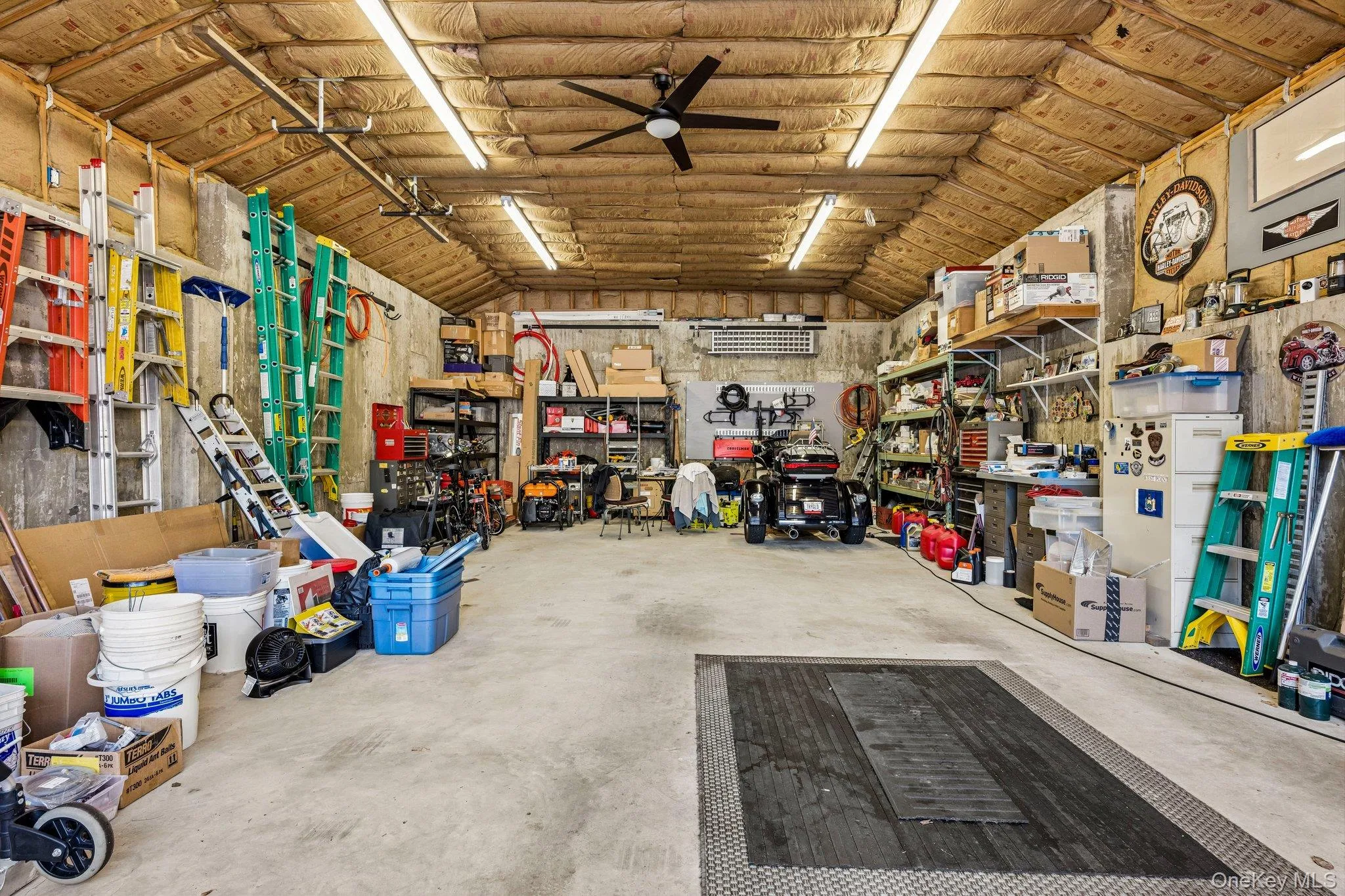 2+ Car Detached Garage 2+ Car Detached Garage