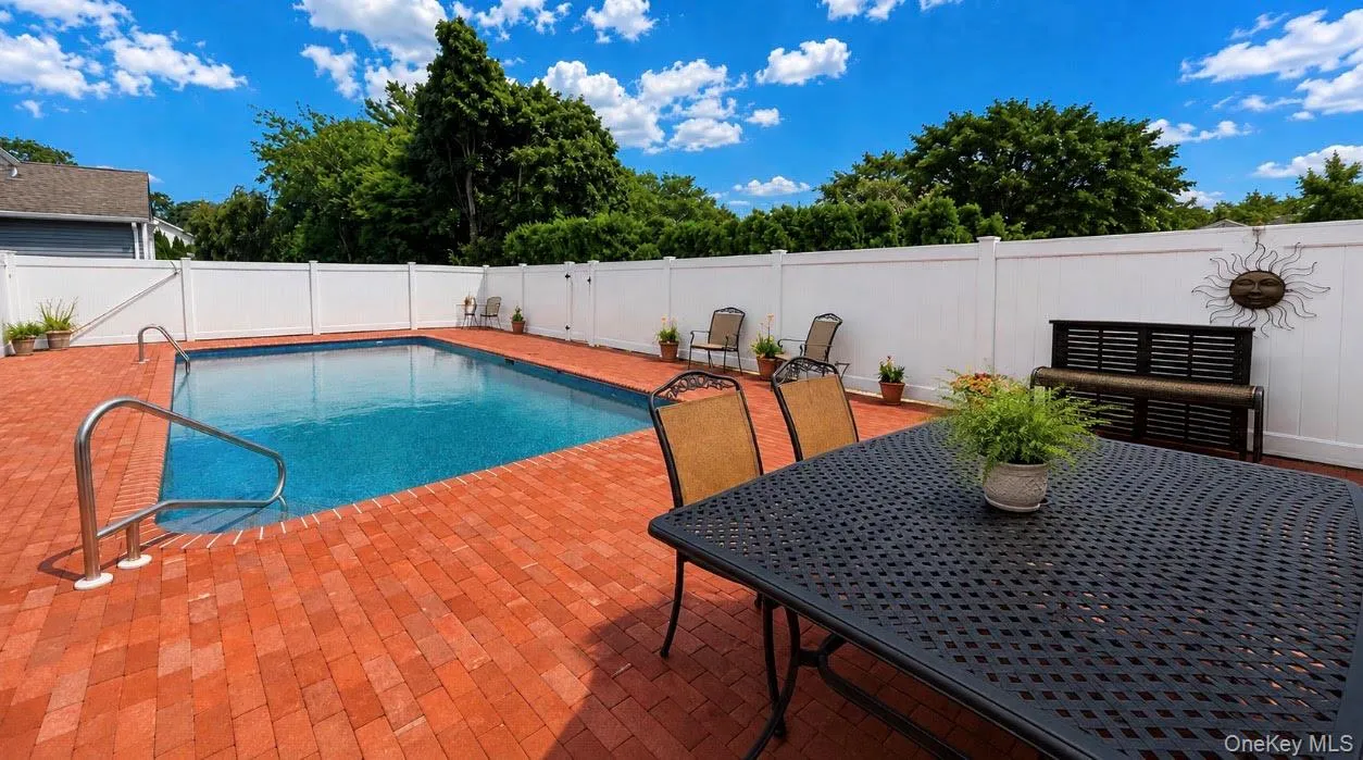 32 Taylor Drive, Oyster Bay, NY, 3 Bedrooms Bedrooms, 9 Rooms Rooms,3 BathroomsBathrooms,Residential,For Rent,Taylor,0,1033769 32 Taylor Drive, Oyster Bay, NY, 3 Bedrooms Bedrooms, 9 Rooms Rooms,3 BathroomsBathrooms,Residential,For Rent,Taylor,0,1033769