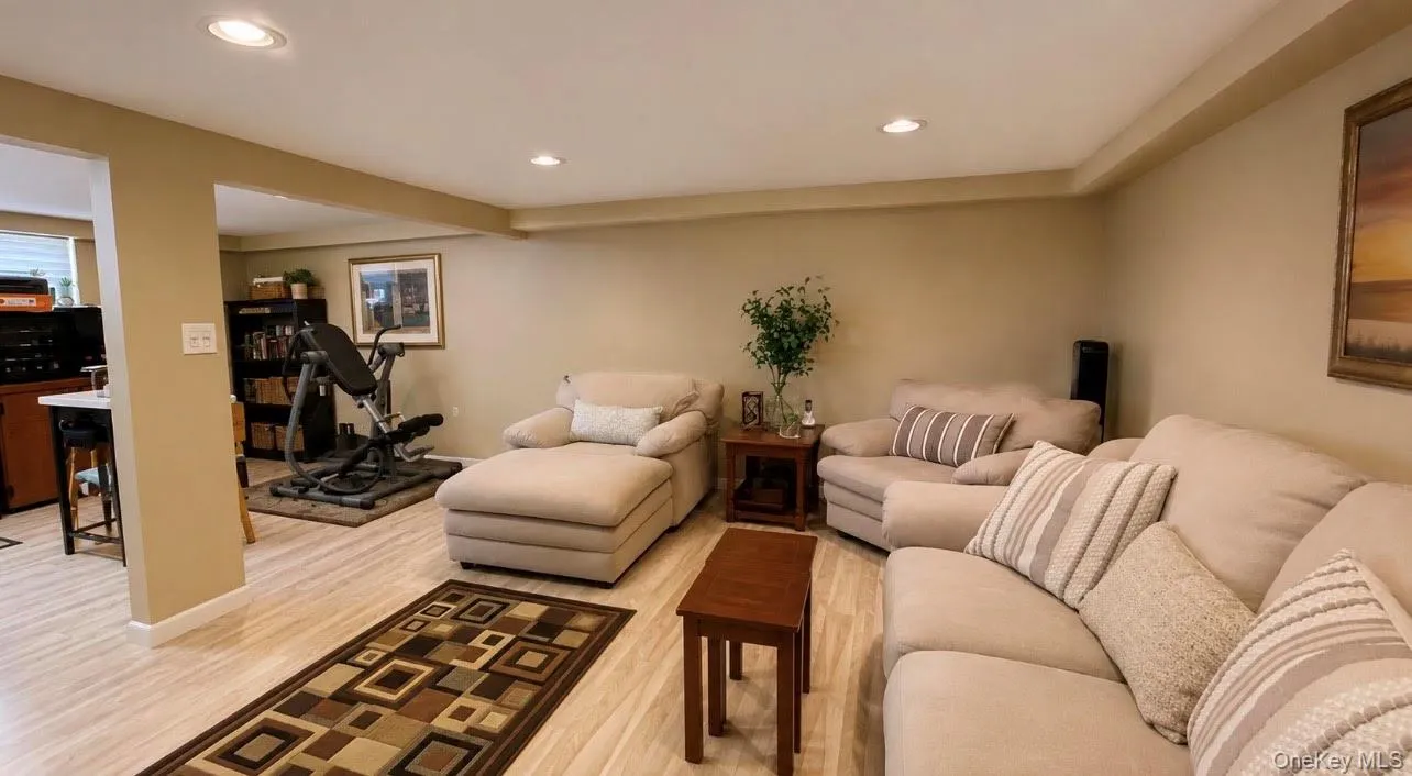 32 Taylor Drive, Oyster Bay, NY, 3 Bedrooms Bedrooms, 9 Rooms Rooms,3 BathroomsBathrooms,Residential,For Rent,Taylor,0,1033769 32 Taylor Drive, Oyster Bay, NY, 3 Bedrooms Bedrooms, 9 Rooms Rooms,3 BathroomsBathrooms,Residential,For Rent,Taylor,0,1033769