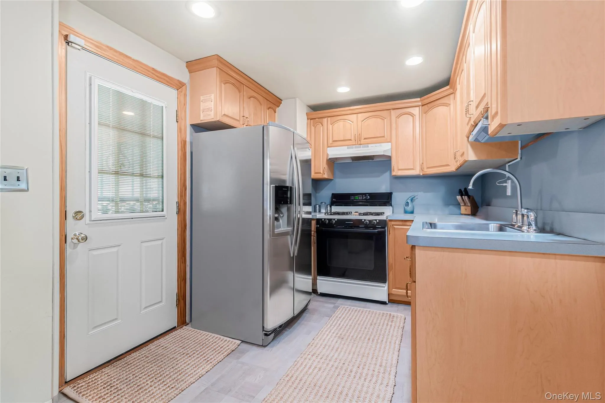 9423 209th Street, New York, NY, 3 Bedrooms Bedrooms, 7 Rooms Rooms,1 BathroomBathrooms,Residential,For Rent,209th,0,1033775 9423 209th Street, New York, NY, 3 Bedrooms Bedrooms, 7 Rooms Rooms,1 BathroomBathrooms,Residential,For Rent,209th,0,1033775