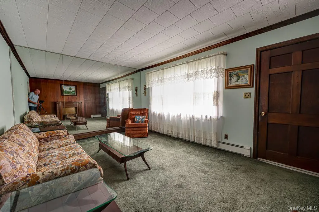 17 Eckert Street, Huntington, NY, 3 Bedrooms Bedrooms, 6 Rooms Rooms,1 BathroomBathrooms,Residential,For Rent,Eckert,0,1033789 17 Eckert Street, Huntington, NY, 3 Bedrooms Bedrooms, 6 Rooms Rooms,1 BathroomBathrooms,Residential,For Rent,Eckert,0,1033789