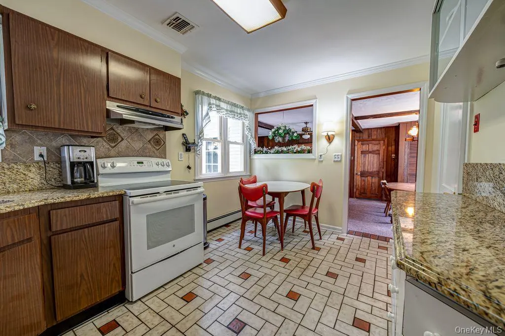 17 Eckert Street, Huntington, NY, 3 Bedrooms Bedrooms, 6 Rooms Rooms,1 BathroomBathrooms,Residential,For Rent,Eckert,0,1033789 17 Eckert Street, Huntington, NY, 3 Bedrooms Bedrooms, 6 Rooms Rooms,1 BathroomBathrooms,Residential,For Rent,Eckert,0,1033789