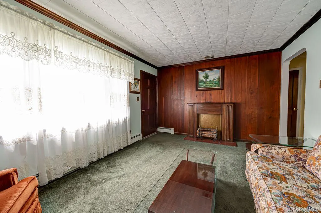 17 Eckert Street, Huntington, NY, 3 Bedrooms Bedrooms, 6 Rooms Rooms,1 BathroomBathrooms,Residential,For Rent,Eckert,0,1033789 17 Eckert Street, Huntington, NY, 3 Bedrooms Bedrooms, 6 Rooms Rooms,1 BathroomBathrooms,Residential,For Rent,Eckert,0,1033789