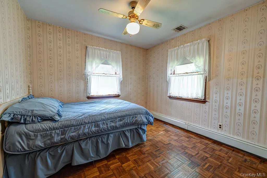17 Eckert Street, Huntington, NY, 3 Bedrooms Bedrooms, 6 Rooms Rooms,1 BathroomBathrooms,Residential,For Rent,Eckert,0,1033789 17 Eckert Street, Huntington, NY, 3 Bedrooms Bedrooms, 6 Rooms Rooms,1 BathroomBathrooms,Residential,For Rent,Eckert,0,1033789