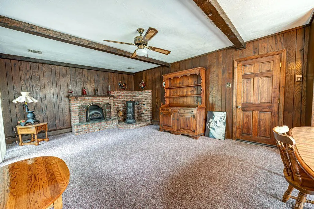 17 Eckert Street, Huntington, NY, 3 Bedrooms Bedrooms, 6 Rooms Rooms,1 BathroomBathrooms,Residential,For Rent,Eckert,0,1033789 17 Eckert Street, Huntington, NY, 3 Bedrooms Bedrooms, 6 Rooms Rooms,1 BathroomBathrooms,Residential,For Rent,Eckert,0,1033789