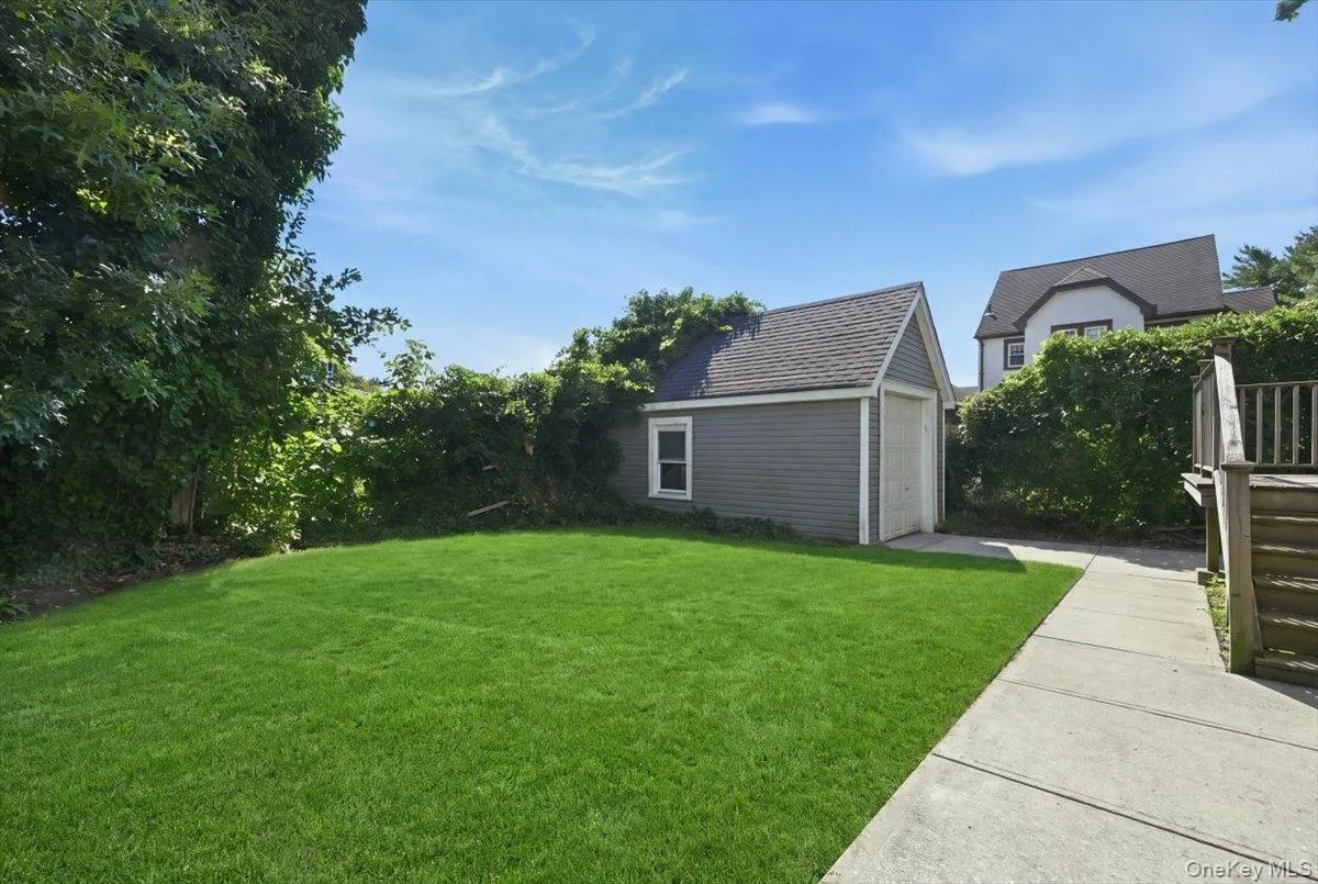 243 Spruce Street, Hempstead, NY, 4 Bedrooms Bedrooms, 8 Rooms Rooms,3 BathroomsBathrooms,Residential,For Rent,Spruce,0,1033796 243 Spruce Street, Hempstead, NY, 4 Bedrooms Bedrooms, 8 Rooms Rooms,3 BathroomsBathrooms,Residential,For Rent,Spruce,0,1033796